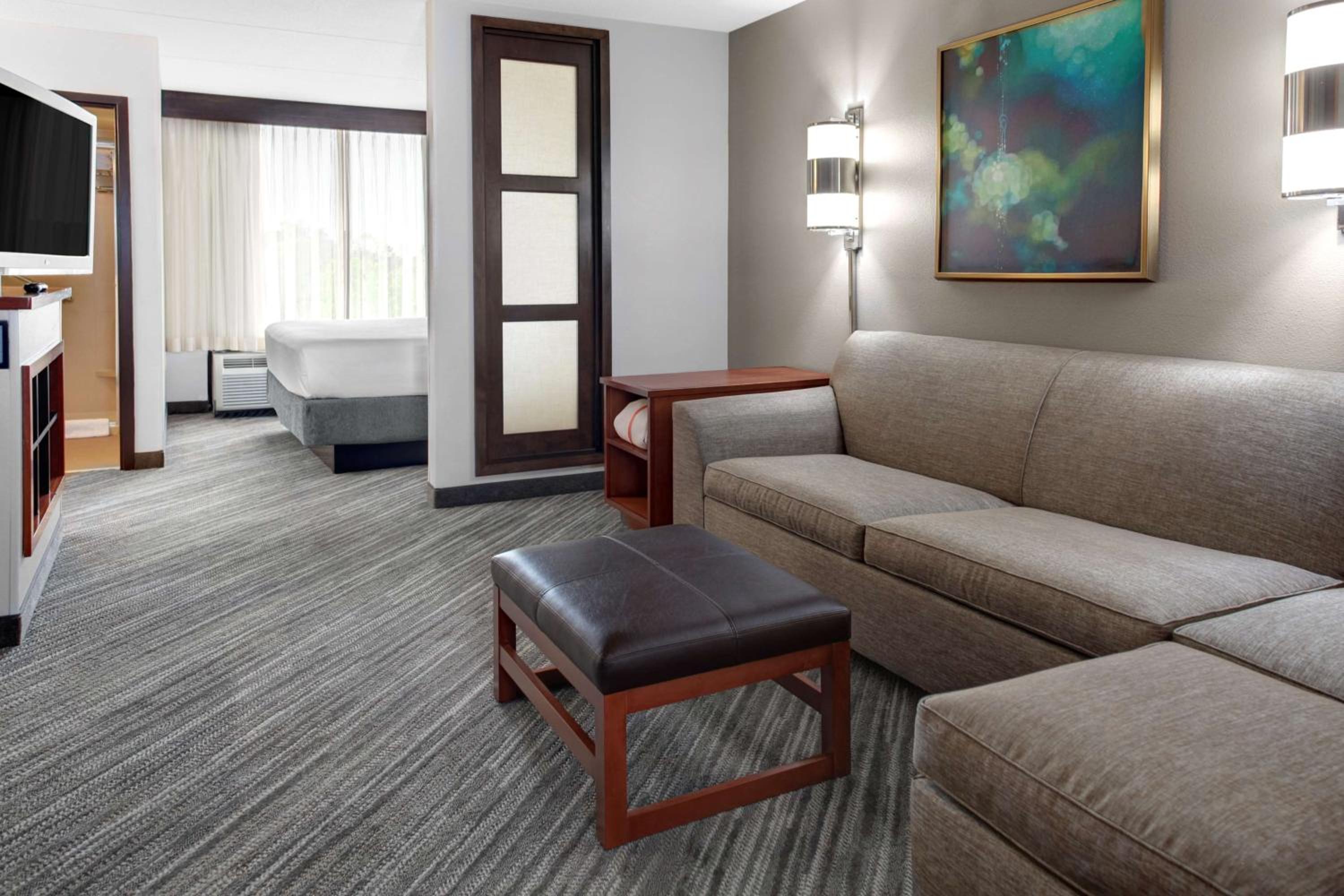 King Room with Sofa Bed - High Floor - Photo 4