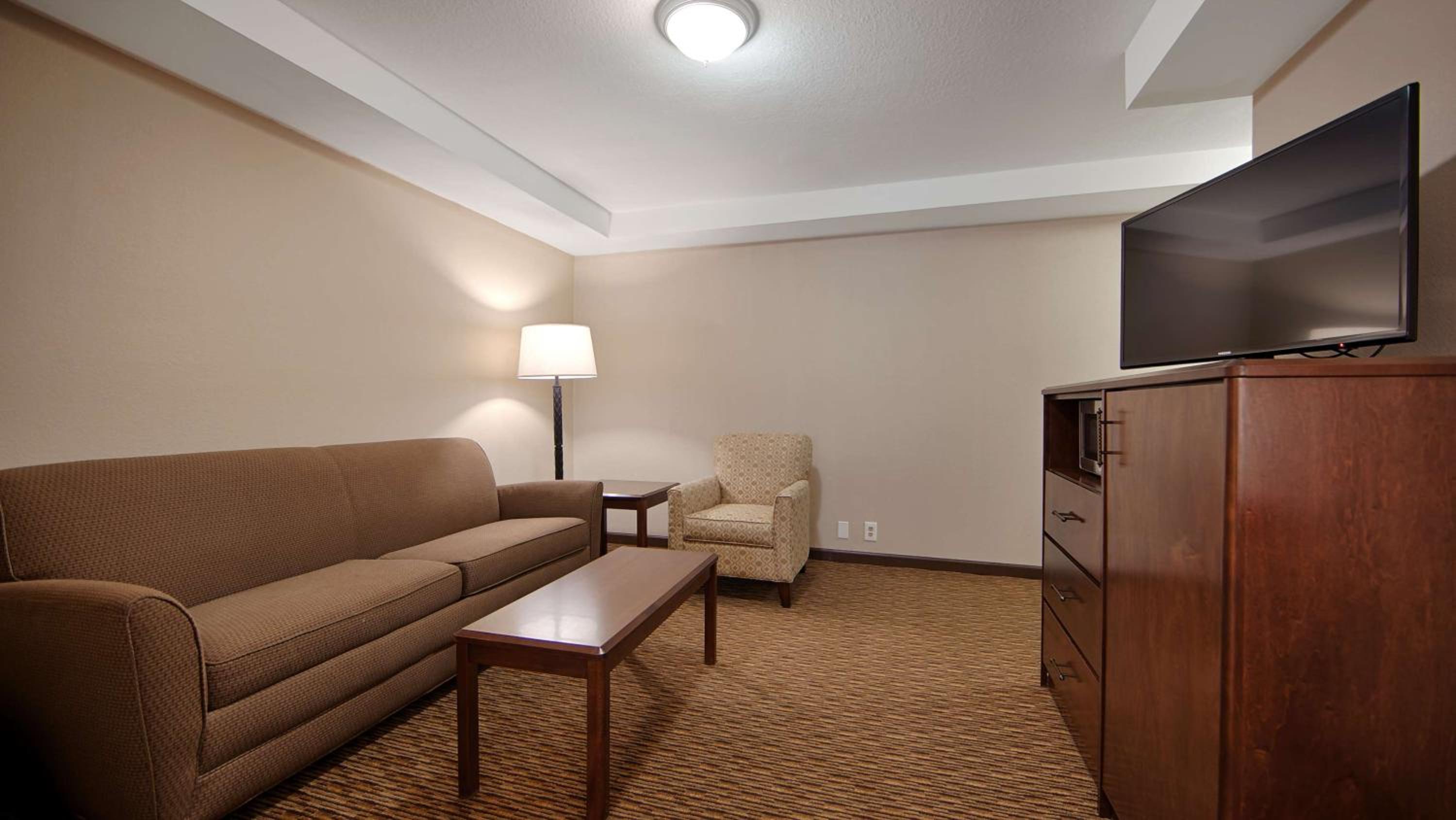 King Suite With Sofa Bed - Non-Smoking photo 1