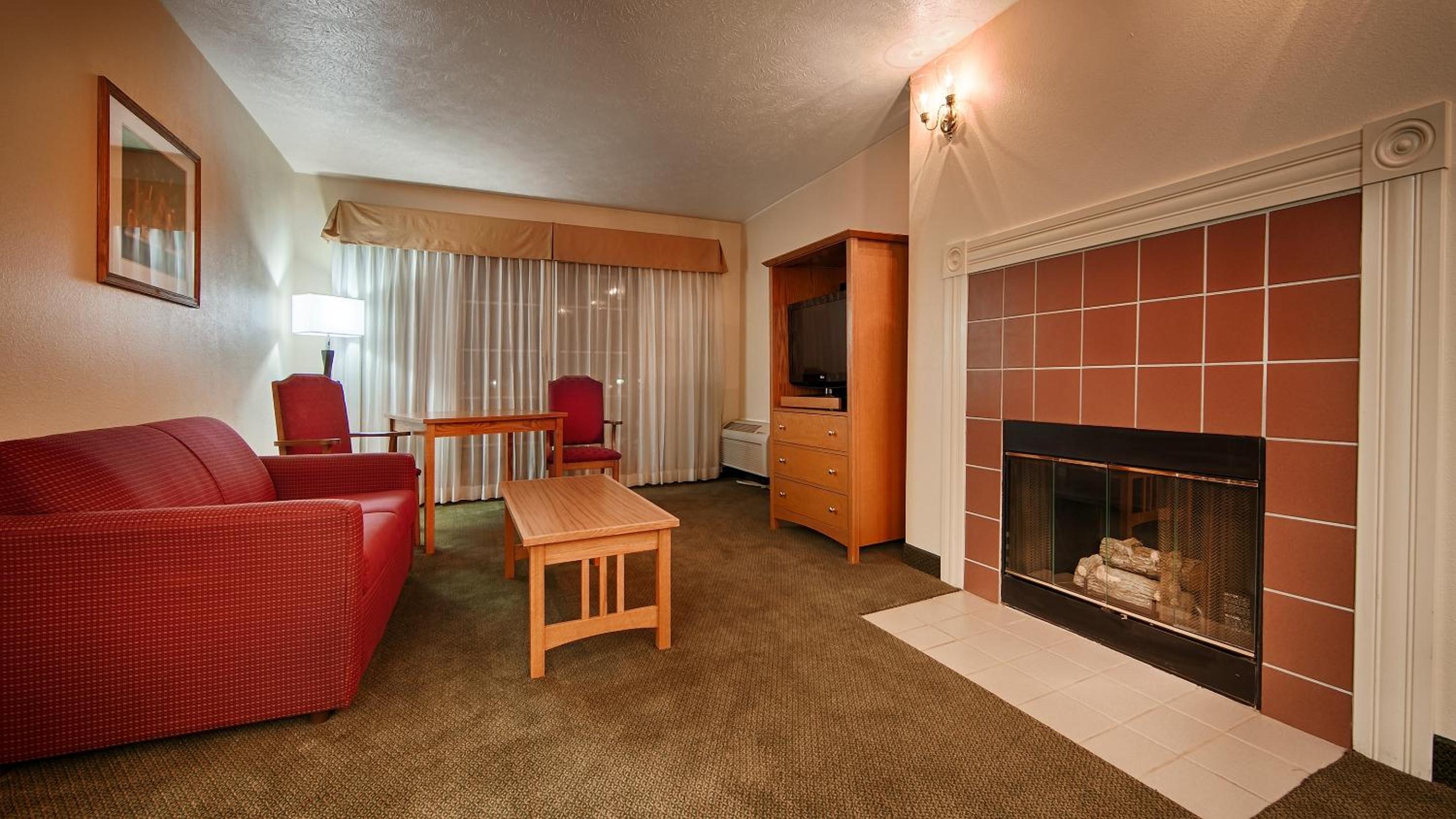 One-Bedroom Suite - Photo 1