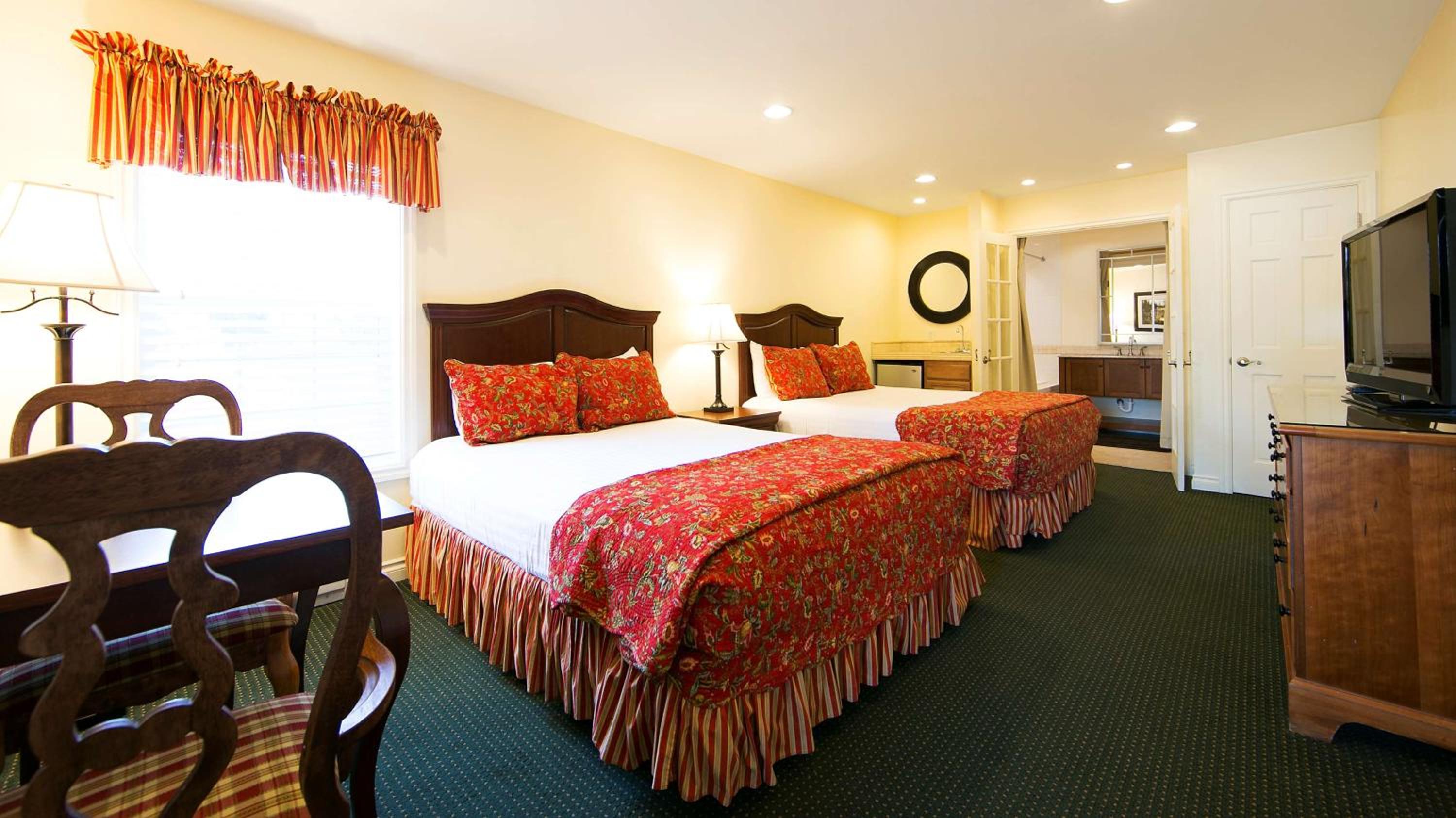 Large Queen Room with Two Queen Beds - Non-Smoking photo 1