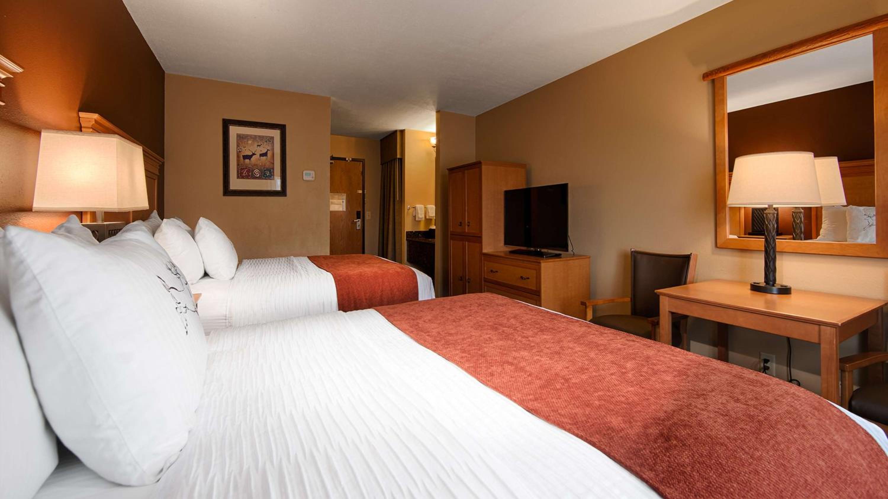 Queen Room with Two Queen Beds - Pet Friendly/Non-Smoking photo 3