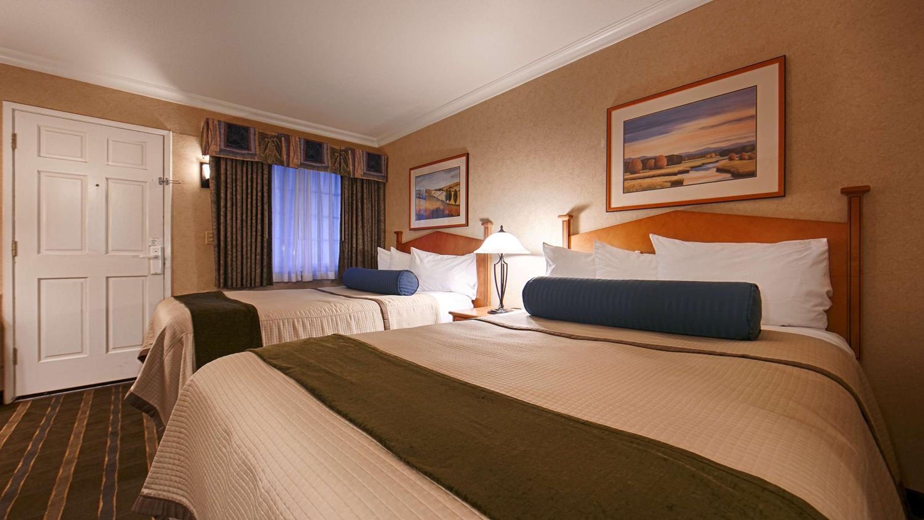 Double Room with Two Double Beds photo 2