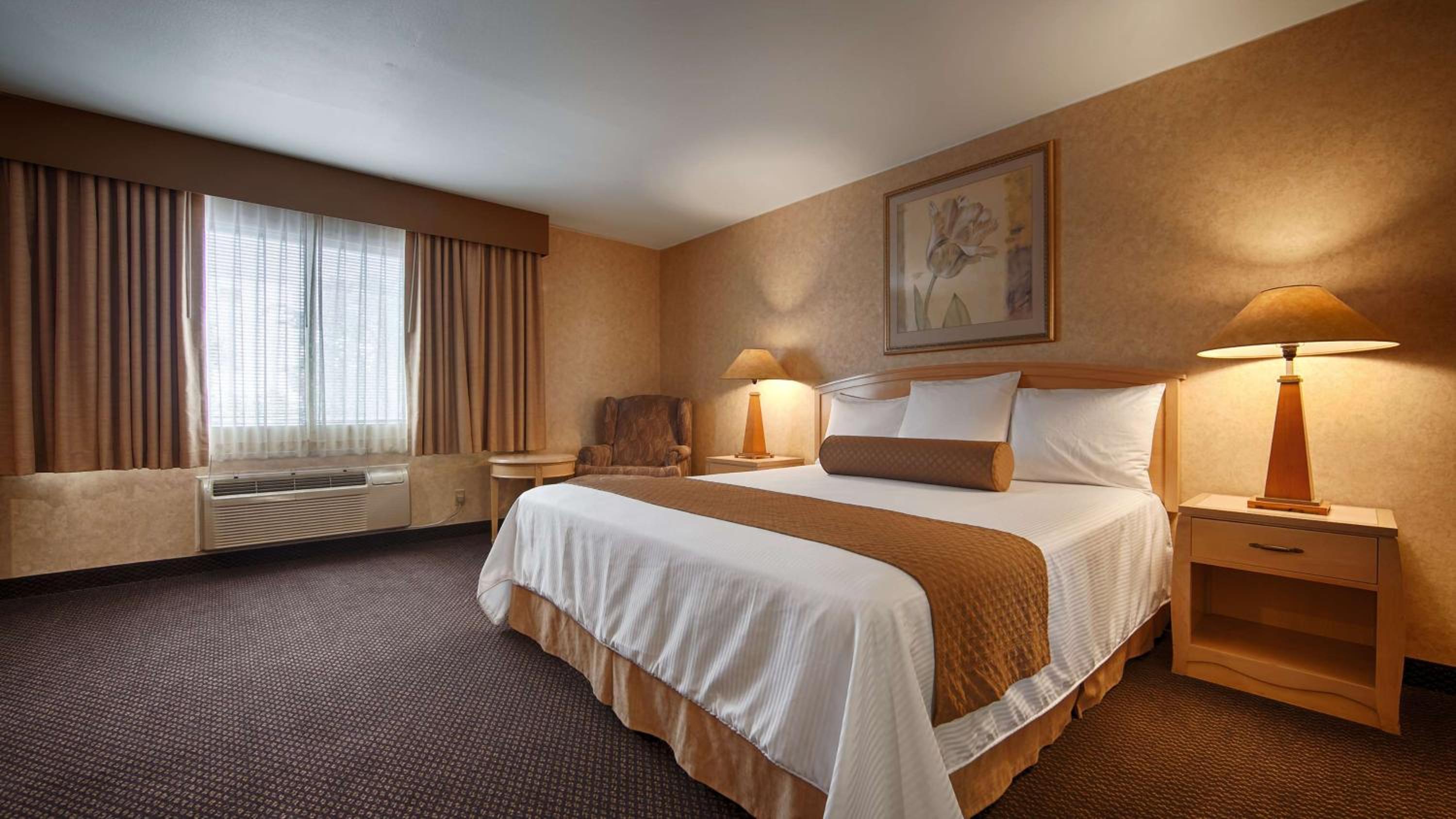 King Room - Non-Smoking - Photo 1