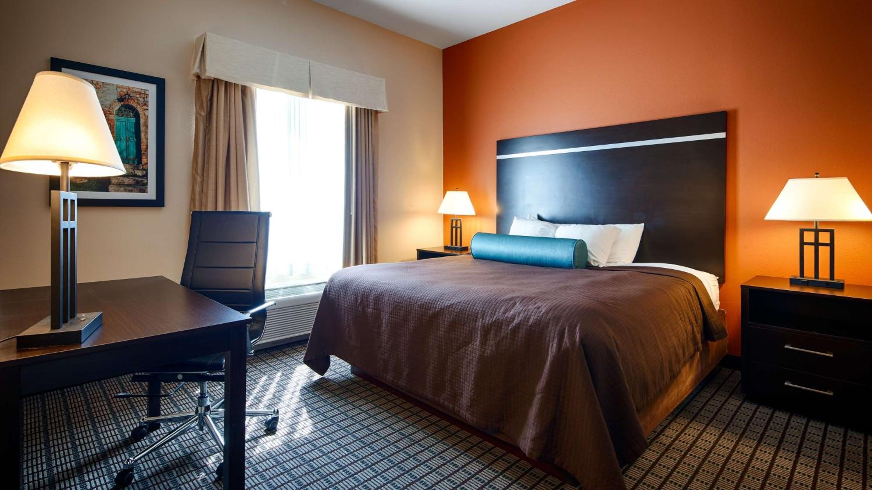 King Suite with Spa Bath - Non-Smoking - Photo 4