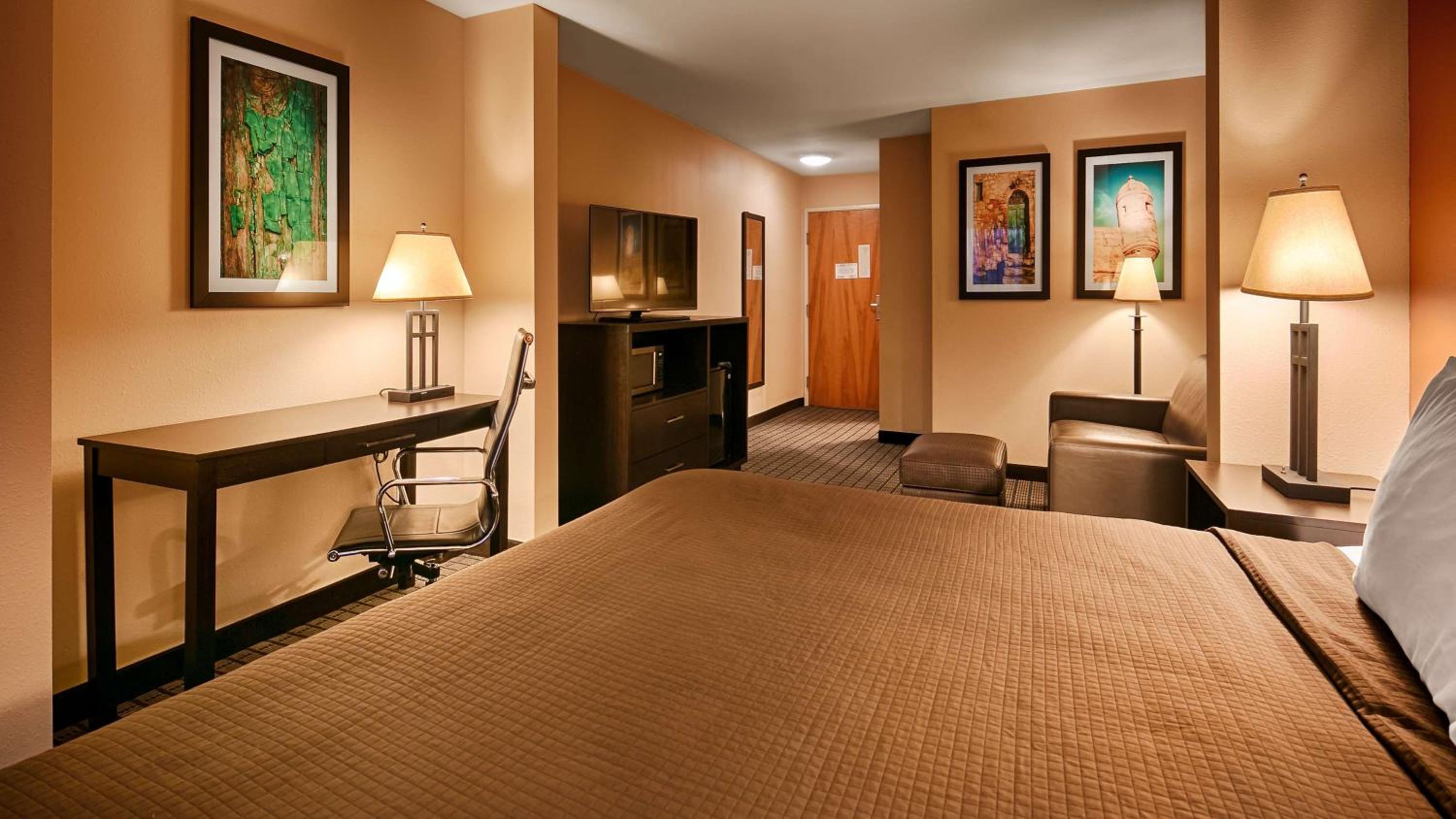 King Suite - Photo 3
