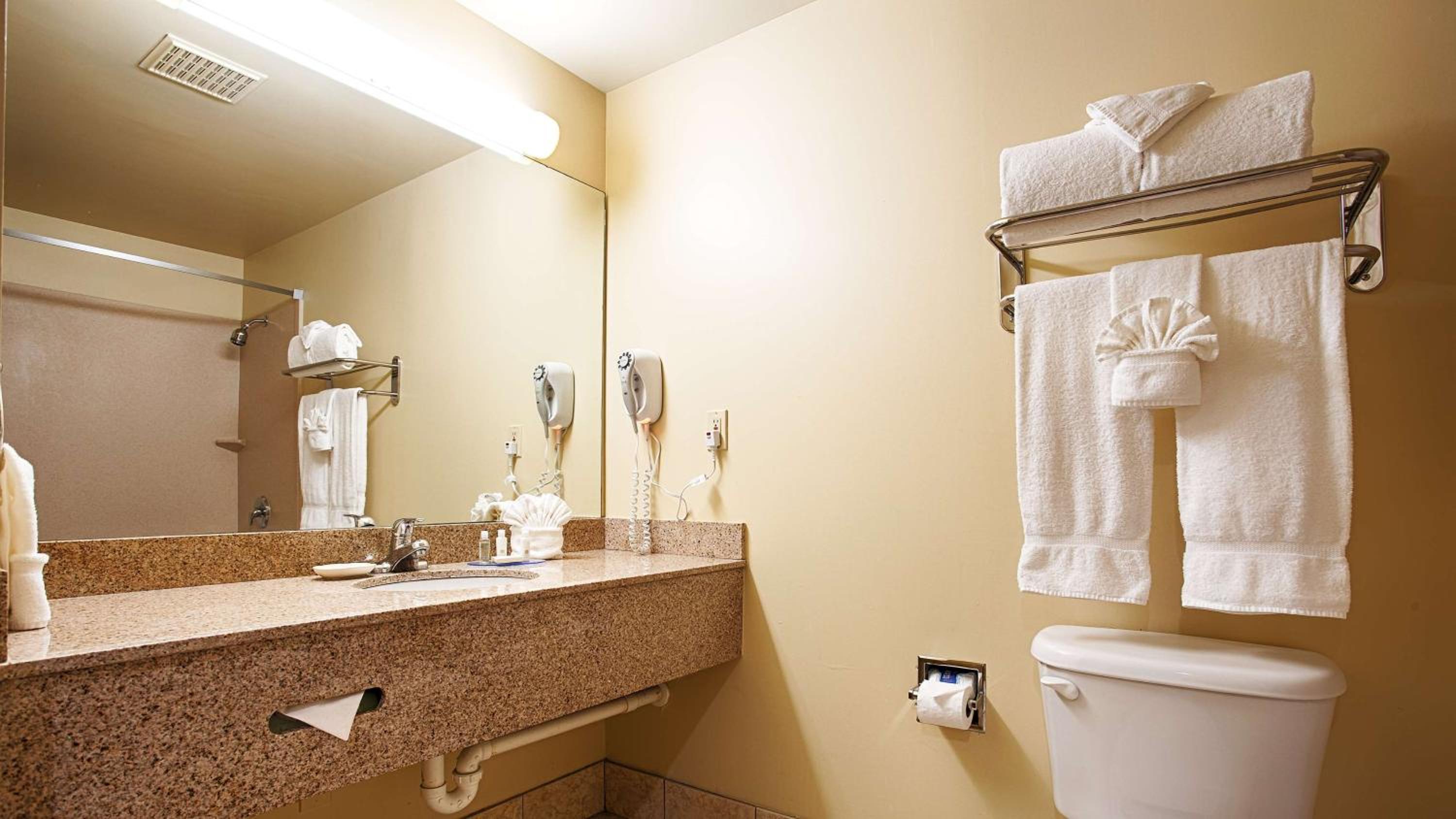 King Room - Non-Smoking - Photo 3