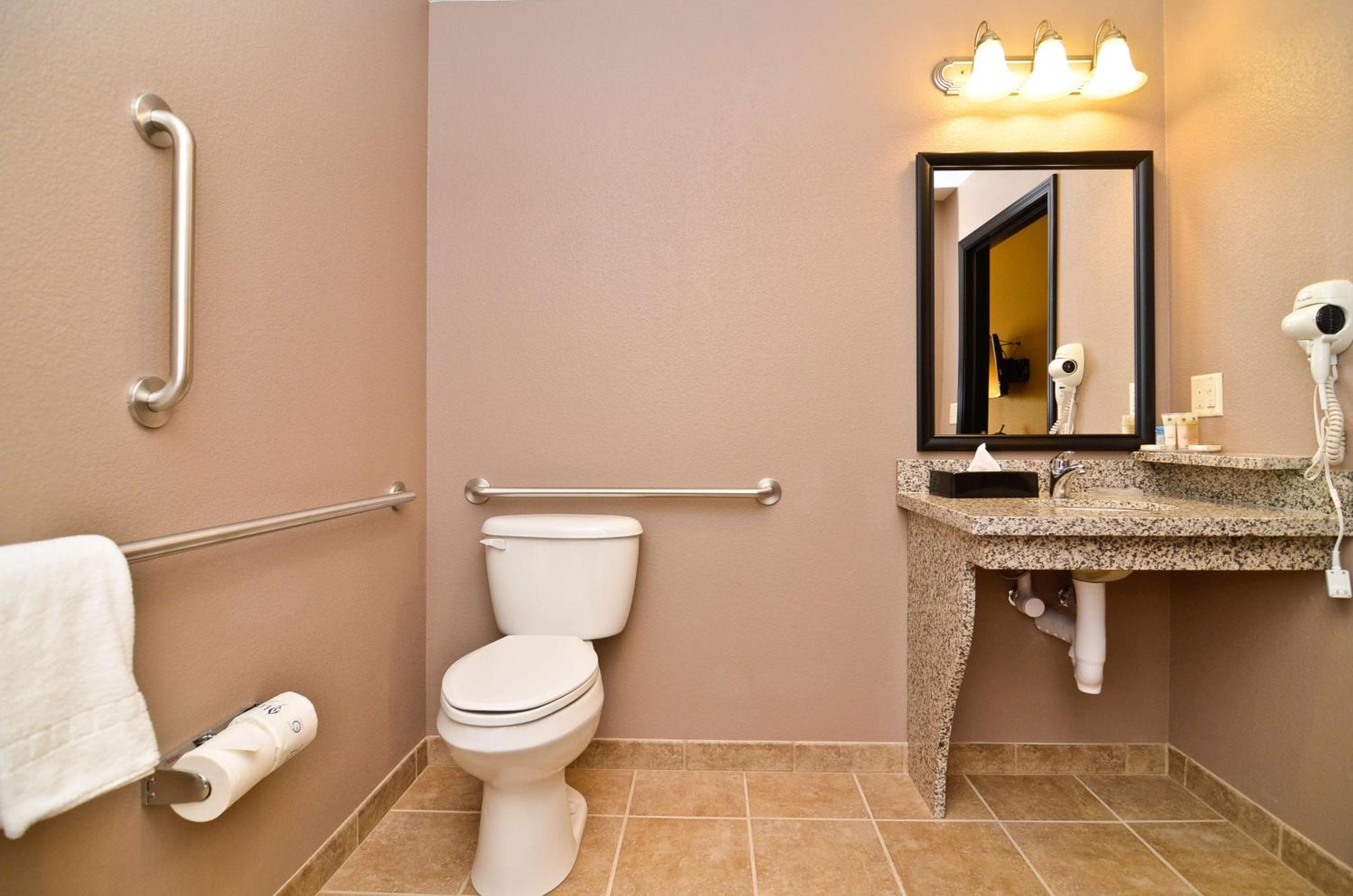 King Room with Roll-in Shower - Disability Access/Non-Smoking