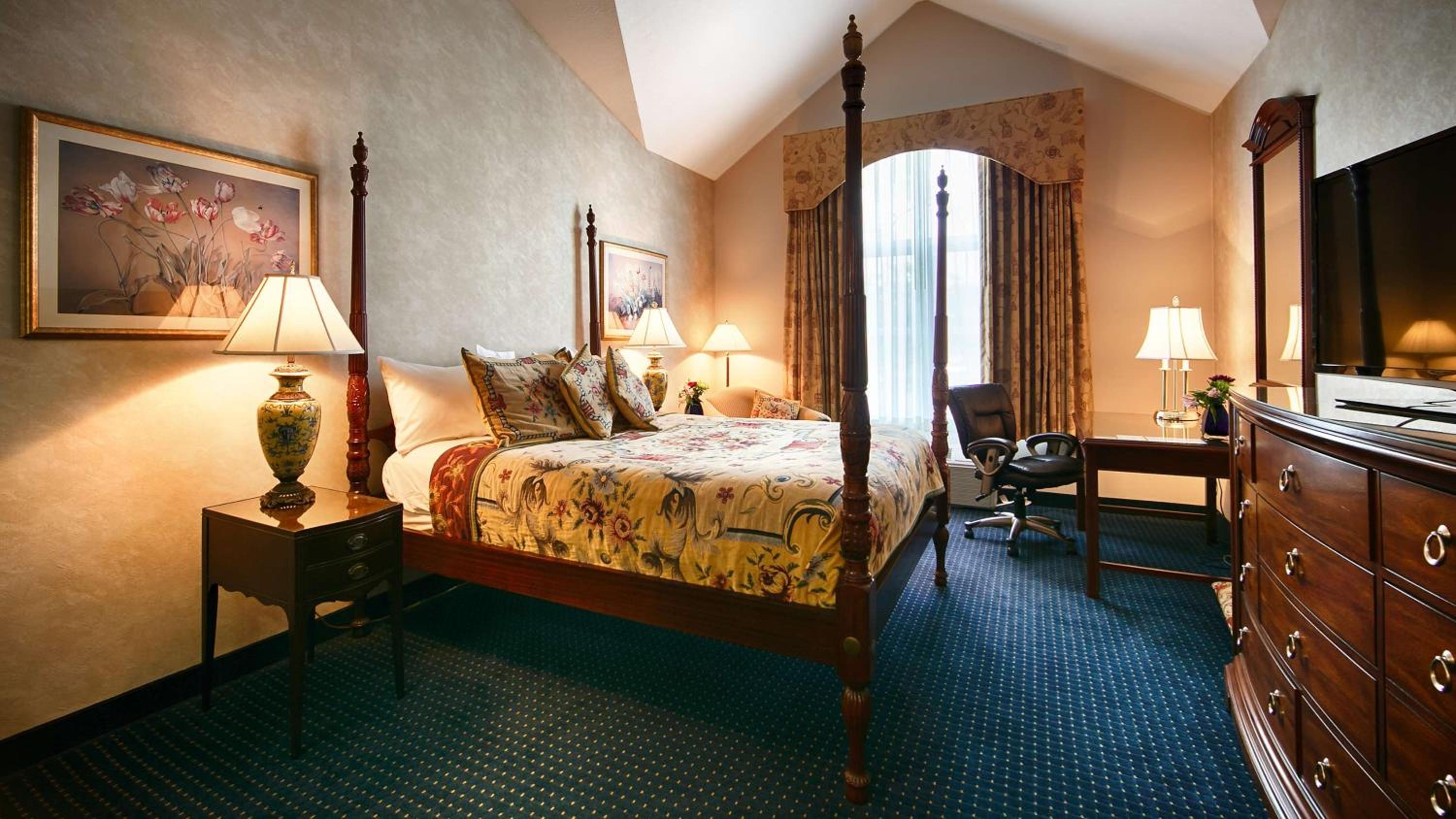 Executive King Room - Non-Smoking - Photo 1