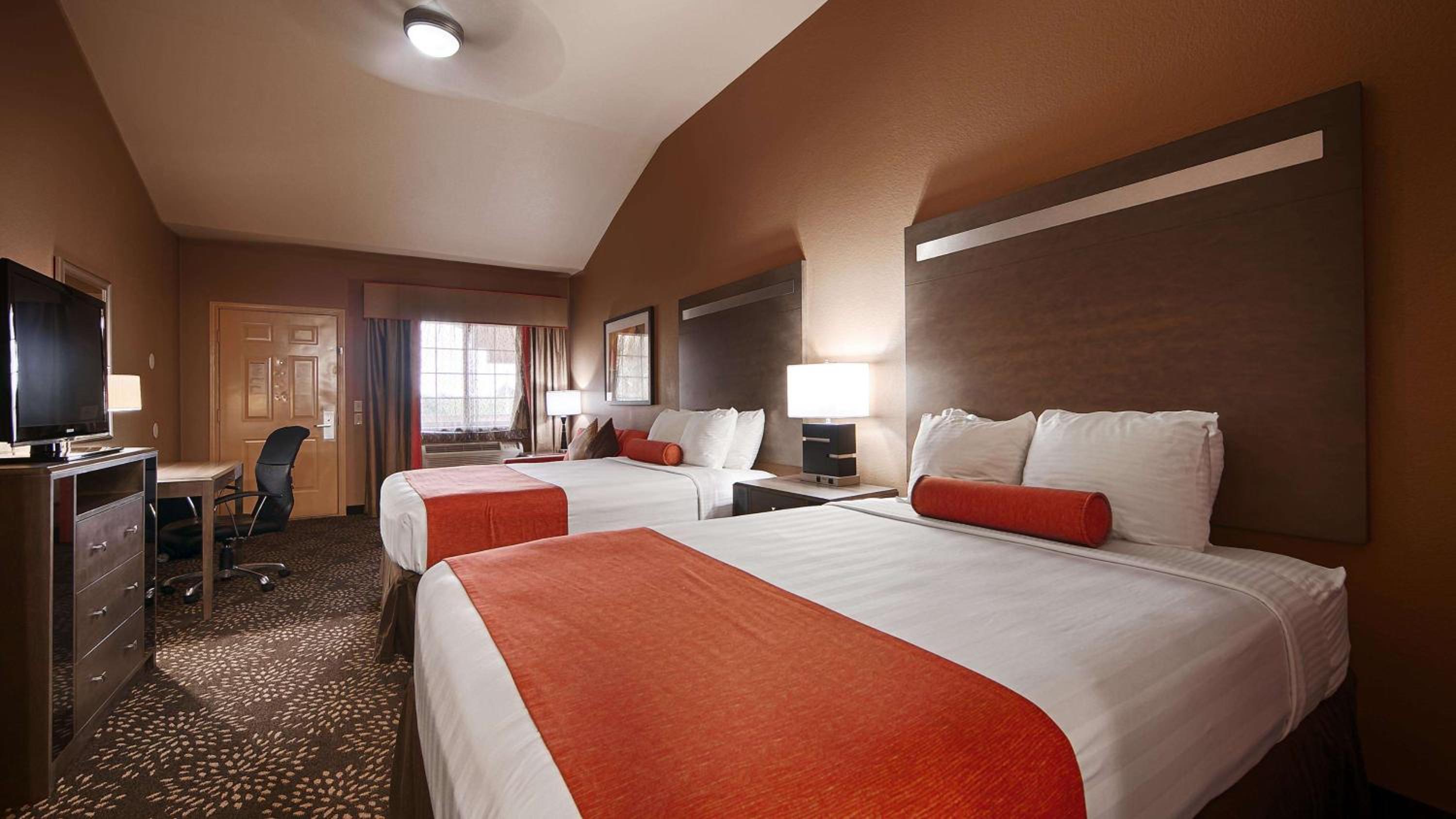 Queen Room with Two Queen Beds - Disability Access - Non Smoking