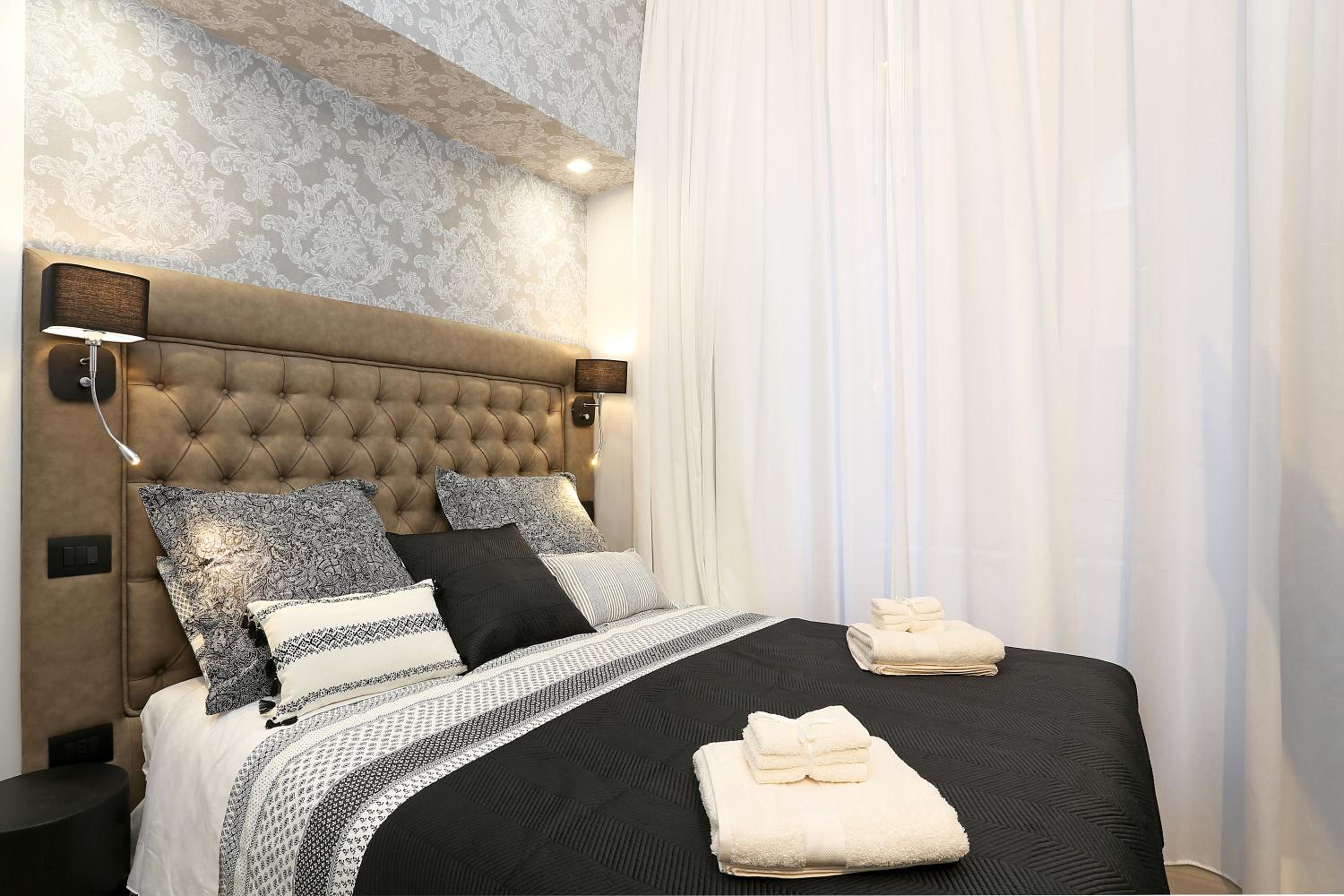Deluxe Double or Twin Room photo 2