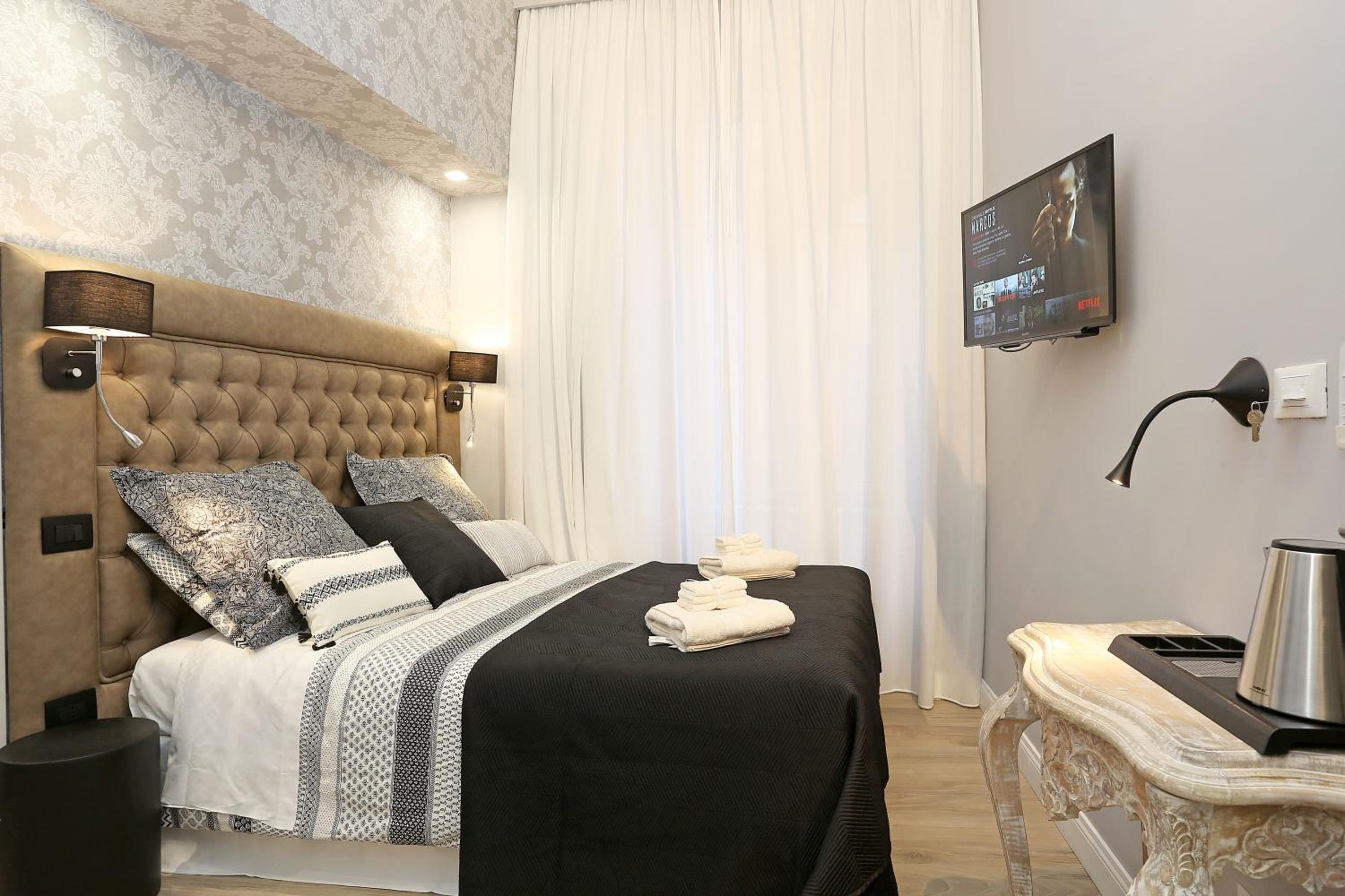 Deluxe Double or Twin Room photo 1