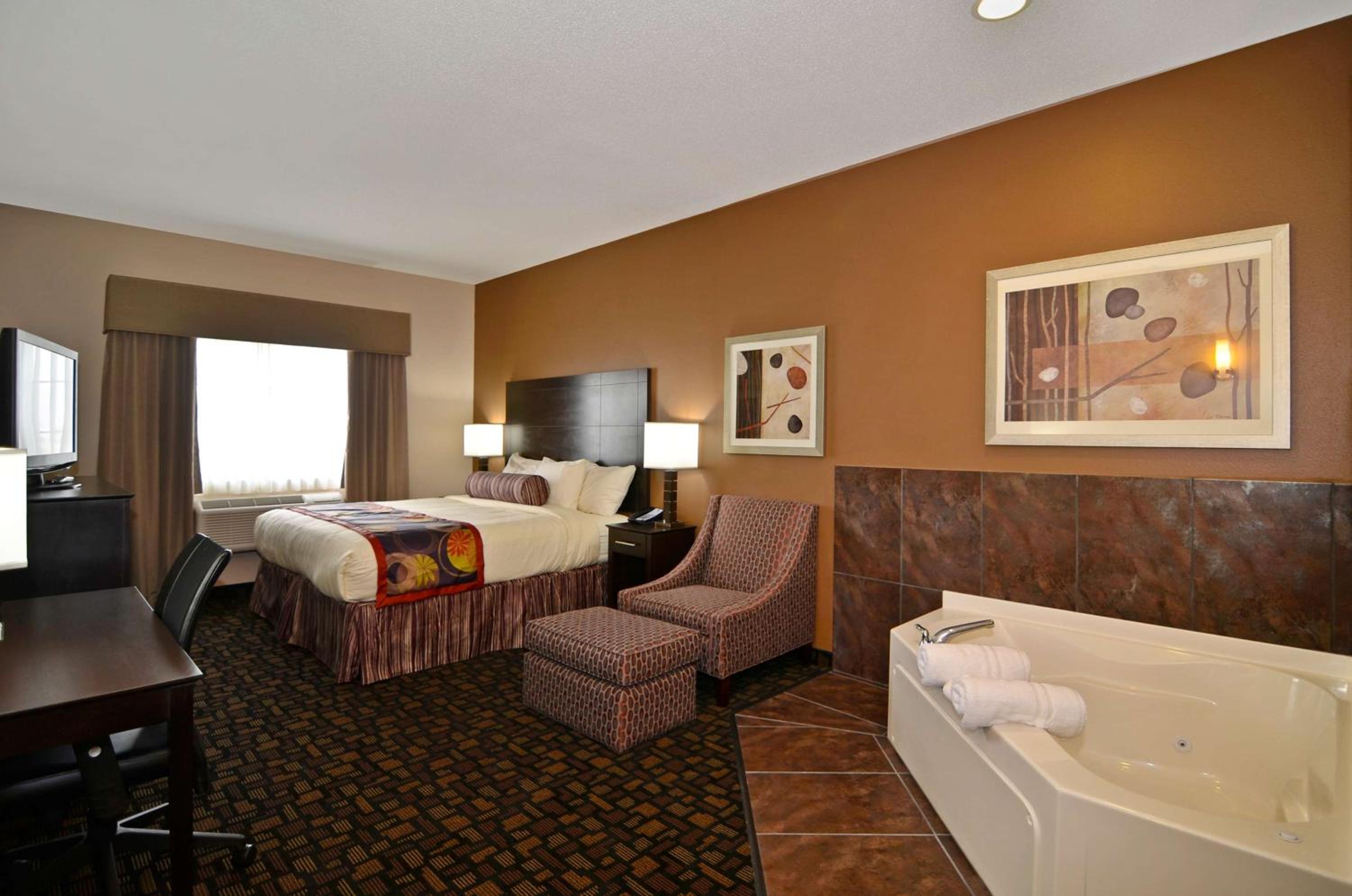 King Room - Non-Smoking - Photo 1