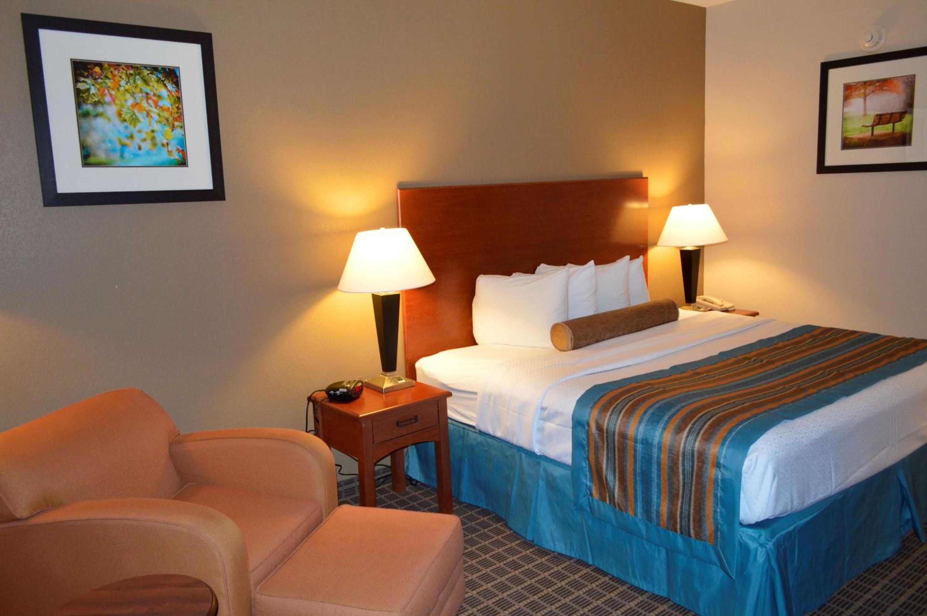 King Room - Non Smoking - Photo 4