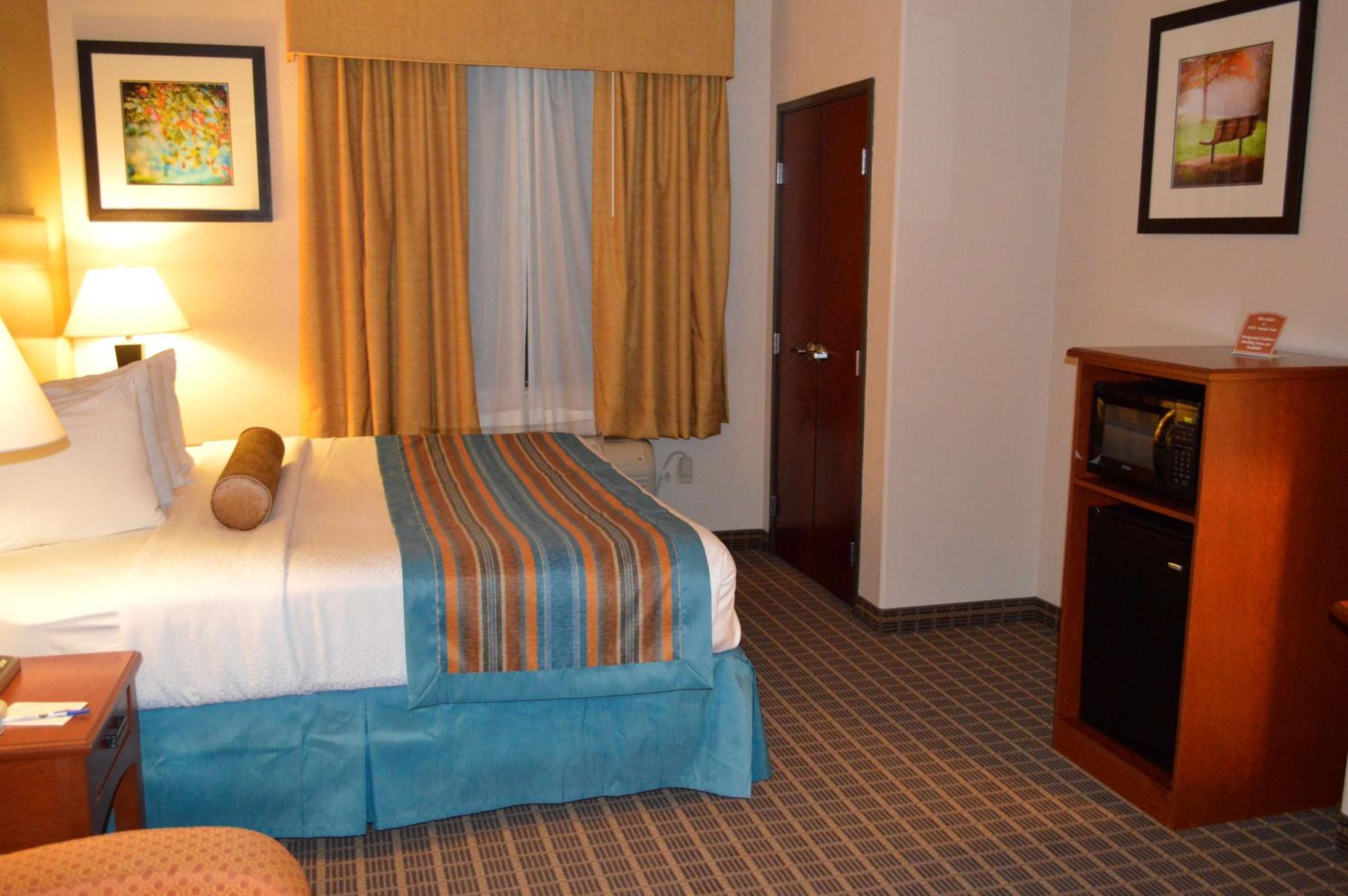 King Room - Non Smoking - Photo 5