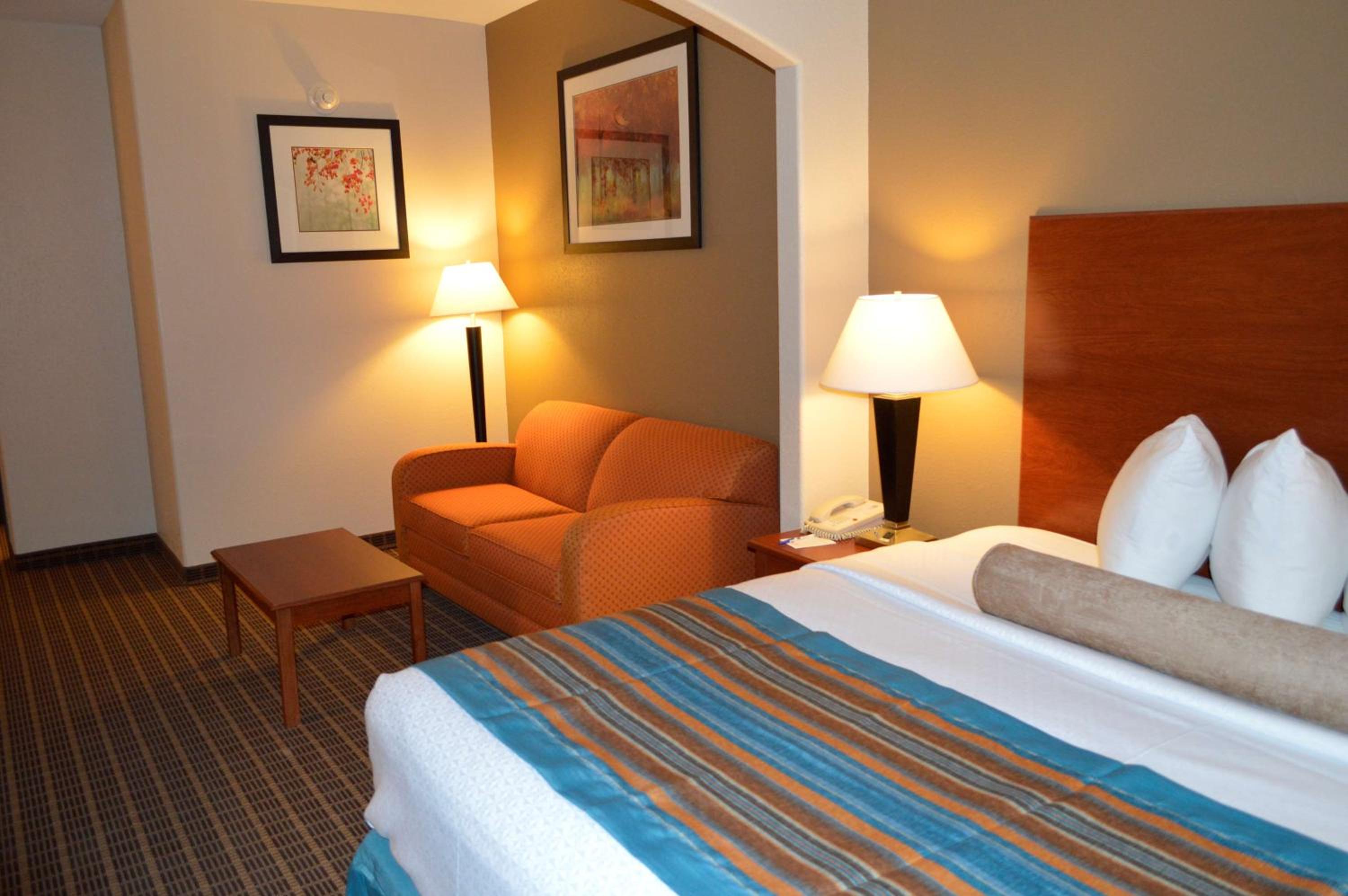 King Suite - Disability Access - Photo 1