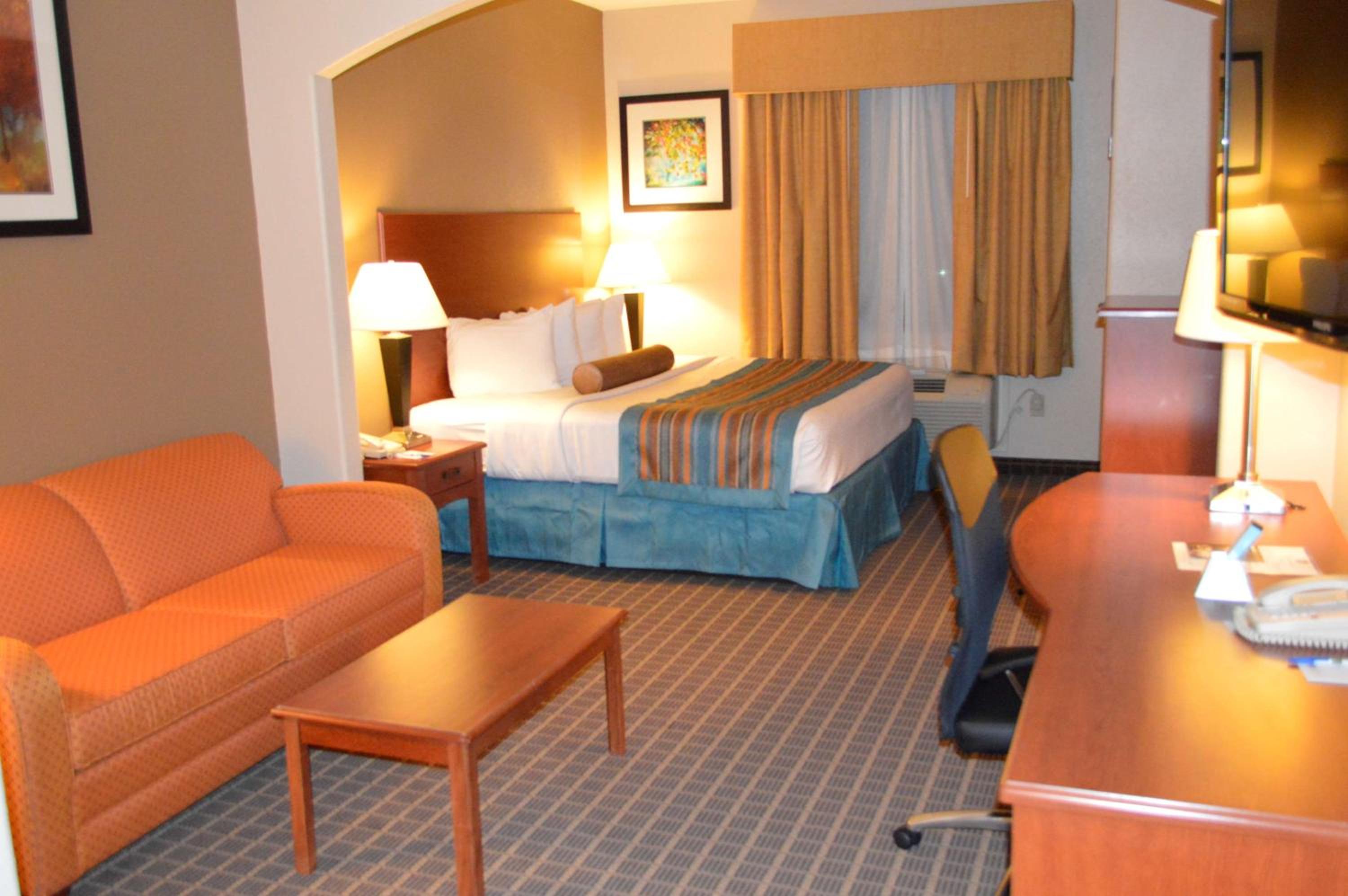 King Suite - Disability Access - Photo 3