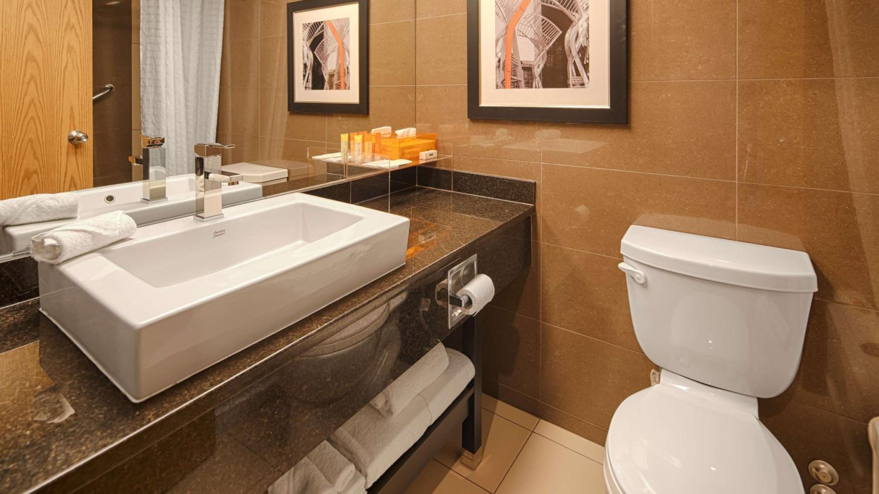 King Room - Non-Smoking - Photo 3