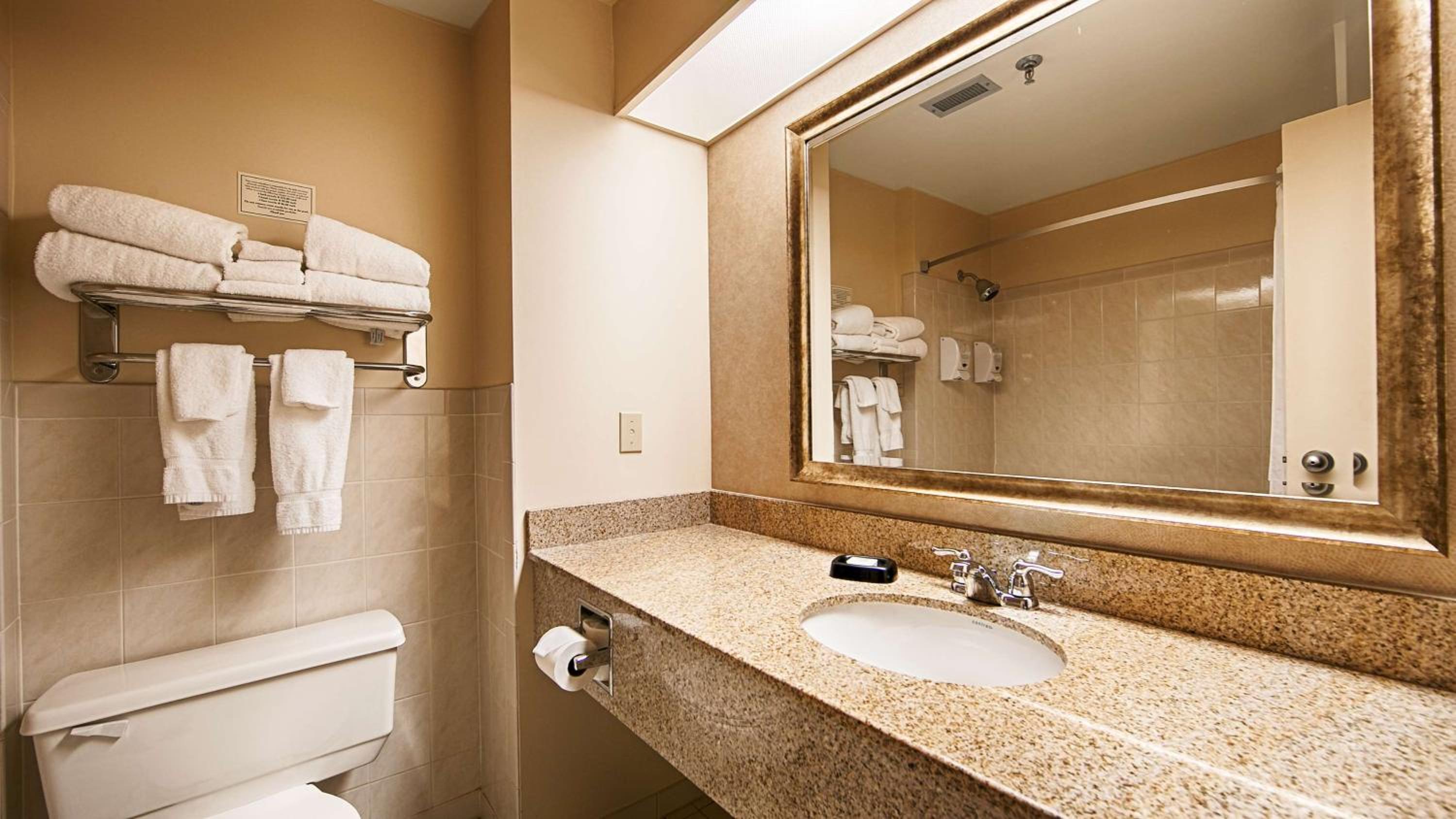 Queen Room with Two Queen Beds - Tower/Non-Smoking - Photo 5