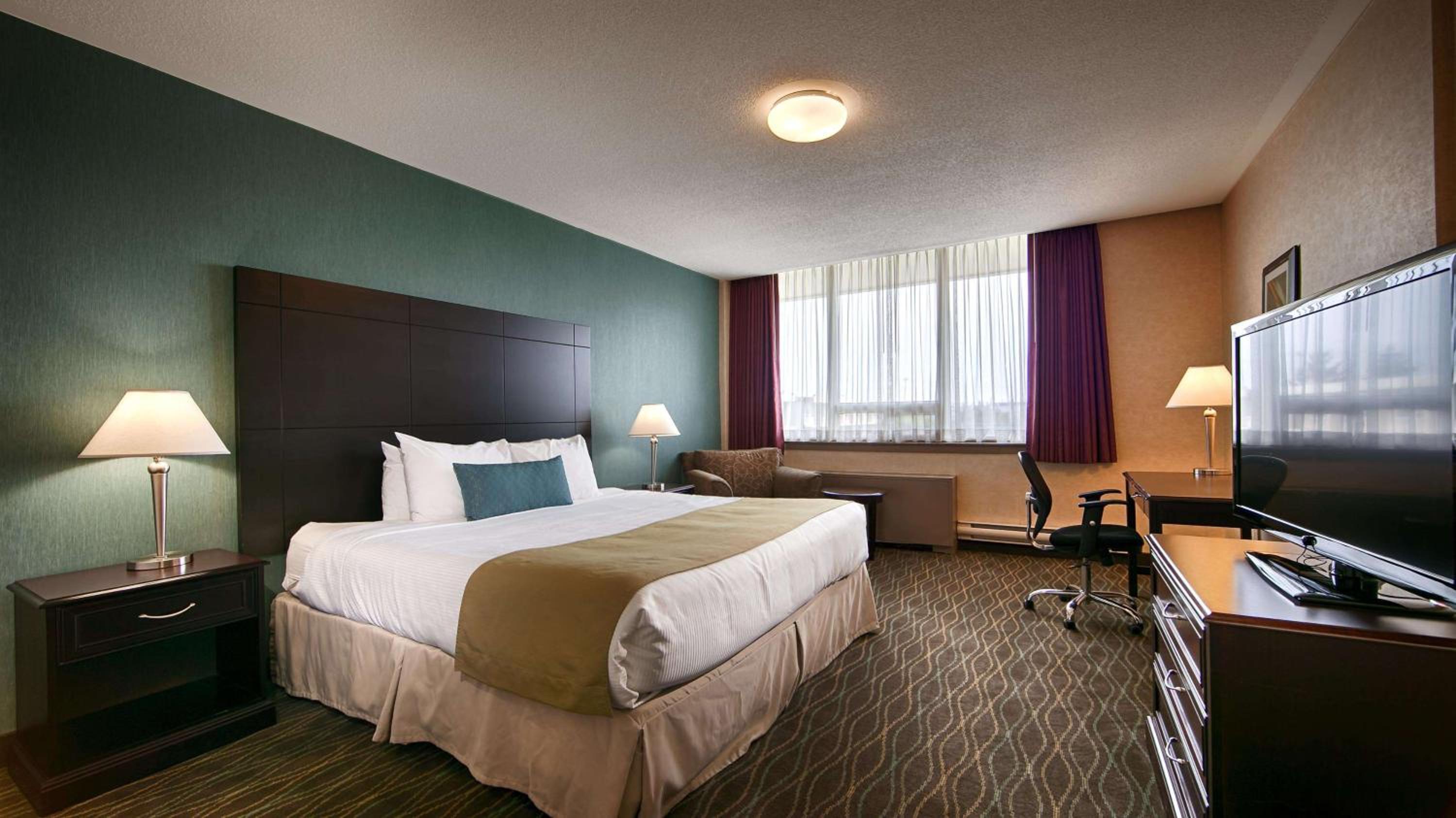King Room - Non-Smoking - Photo 5