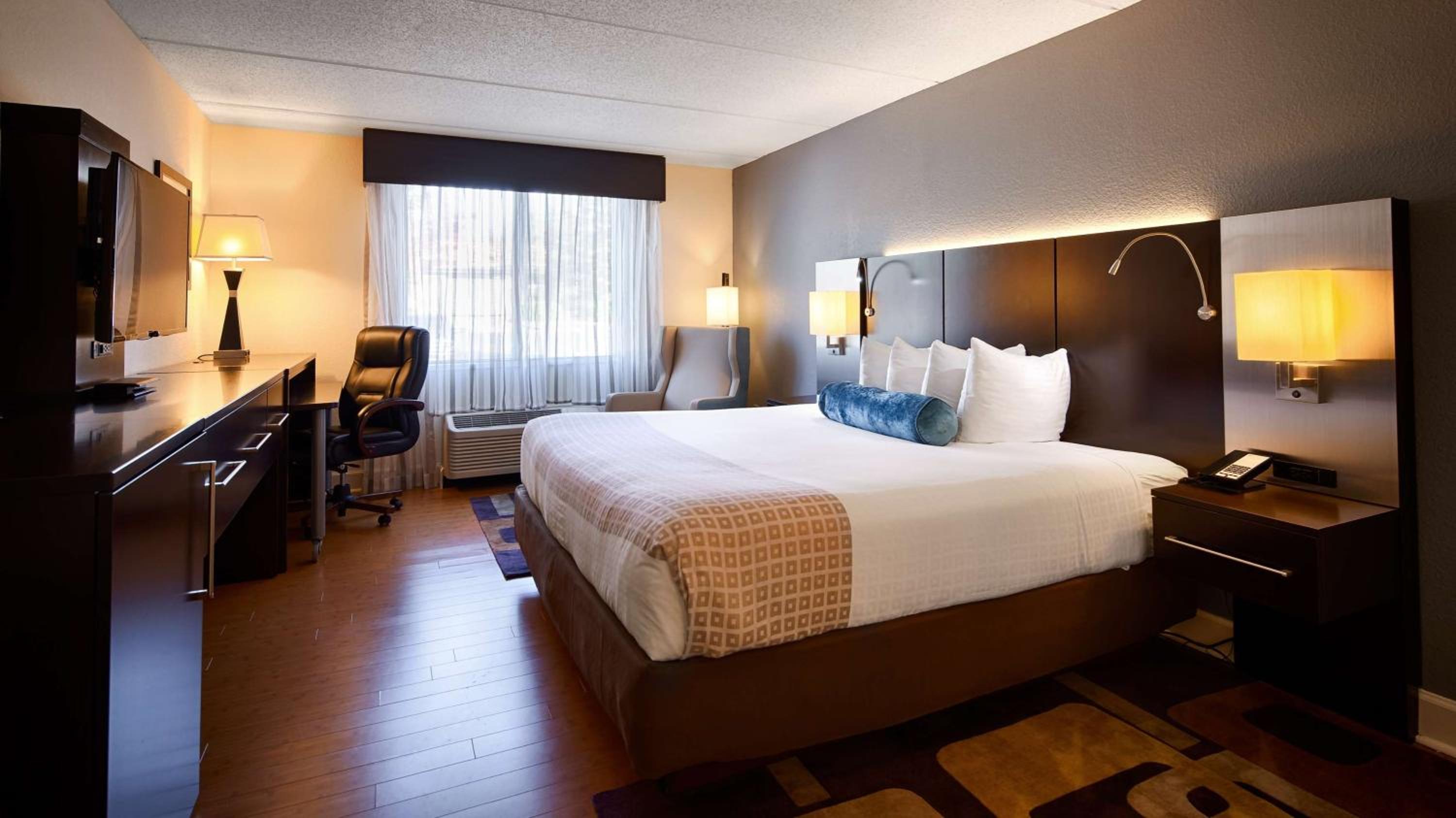King Room - Non-Smoking - Photo 1