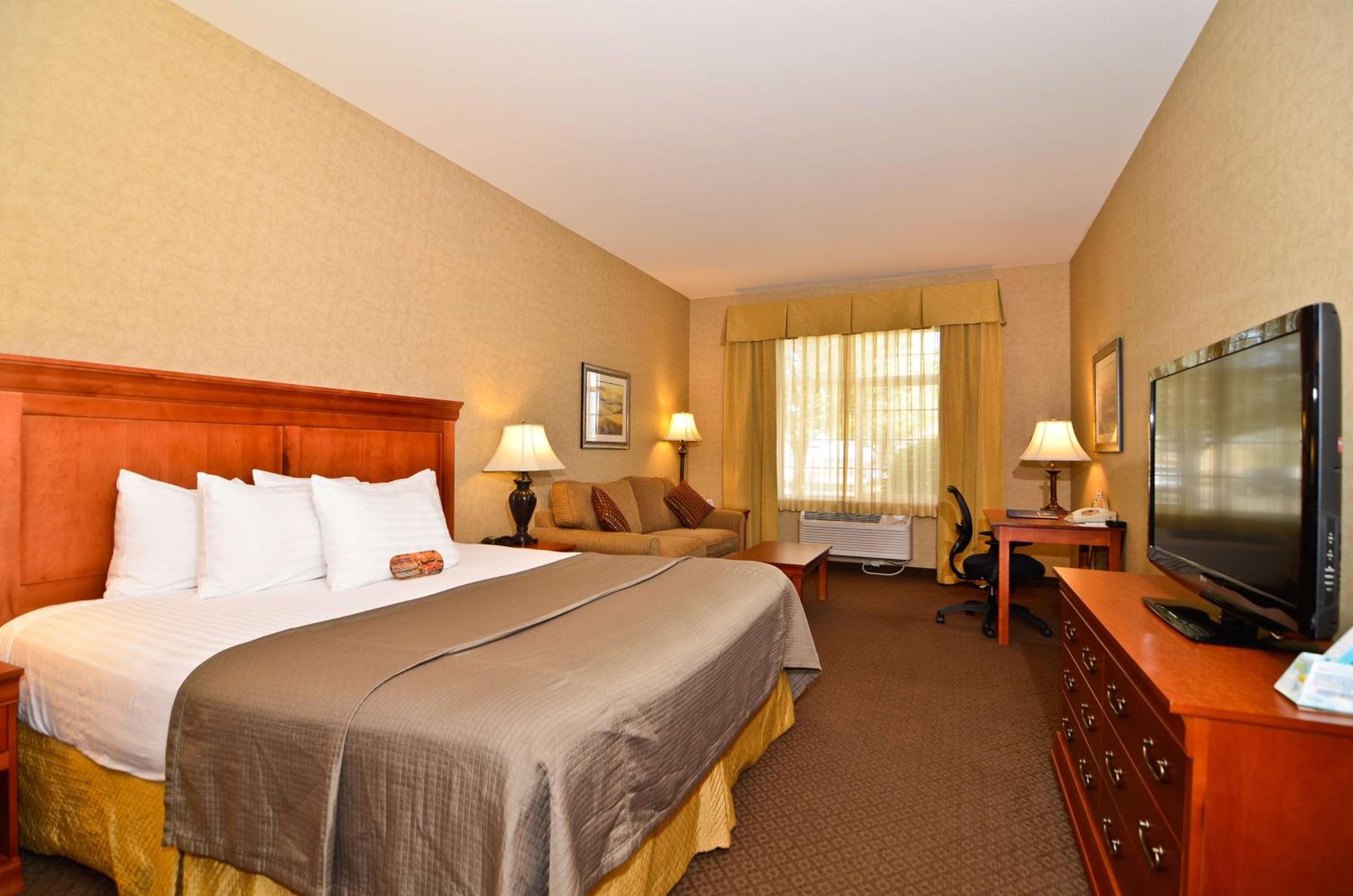 King Room with Sofa Bed - Non-Smoking - Photo 6