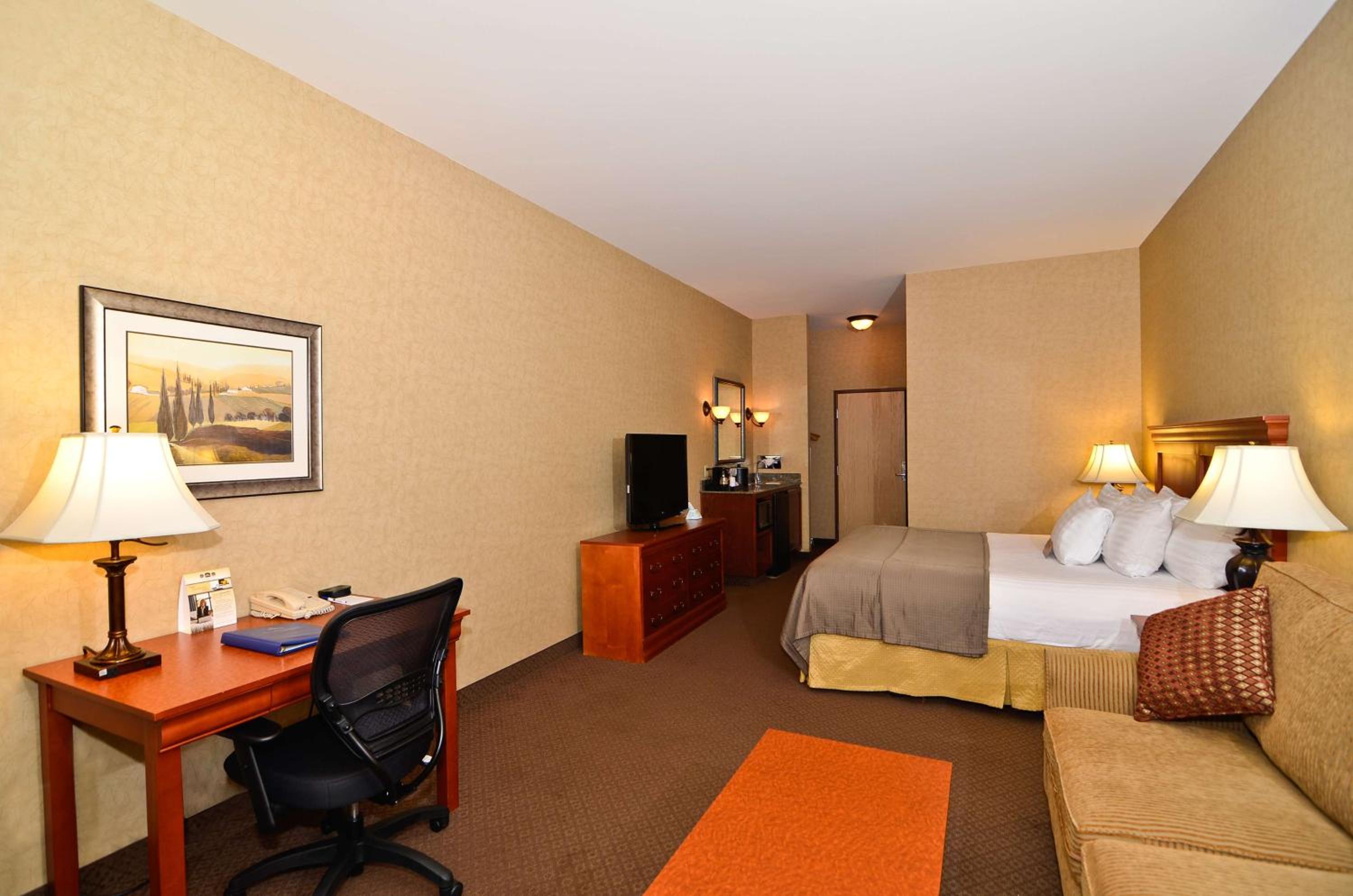 King Room with Sofa Bed - Non-Smoking - Photo 3
