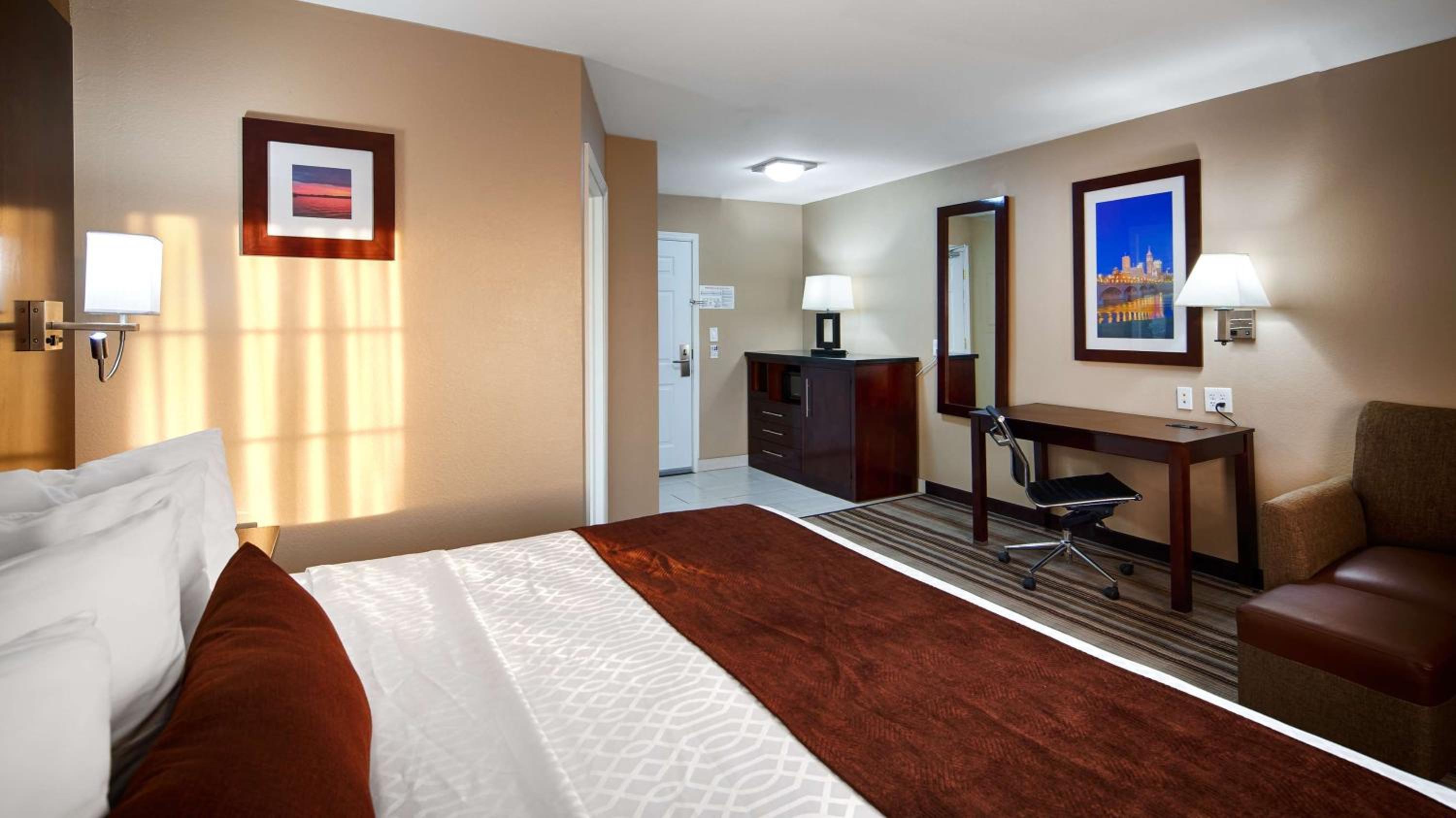 King Room with Kitchenette - Non-Smoking - Photo 4