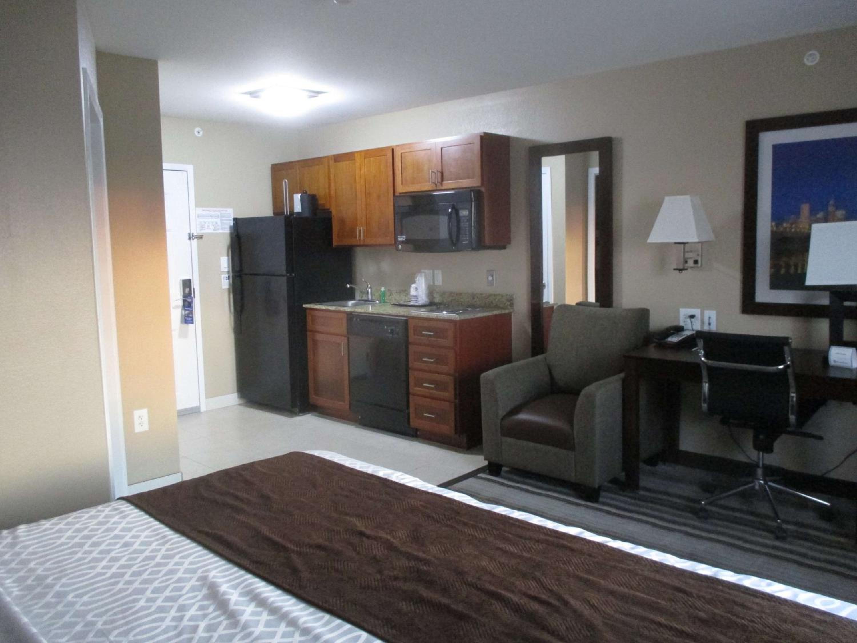 King Room - Non-Smoking - Photo 2
