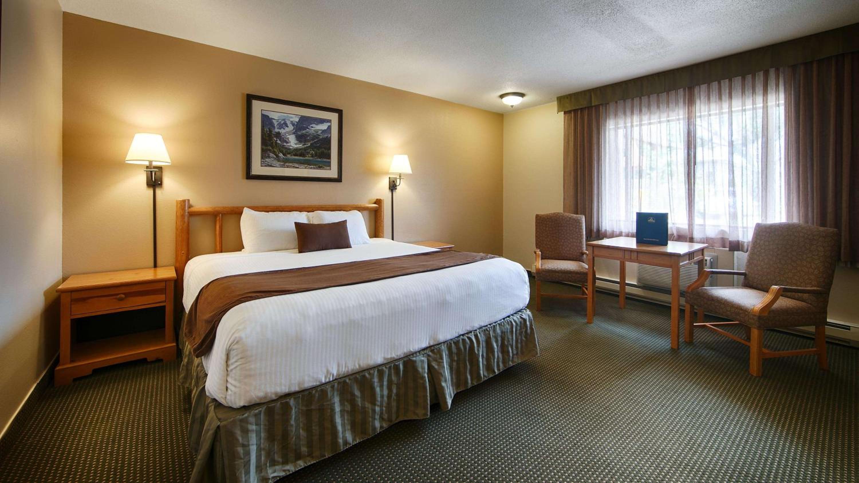 King Room with Roll-in Shower - Disability Access/Non-Smoking - Photo 8