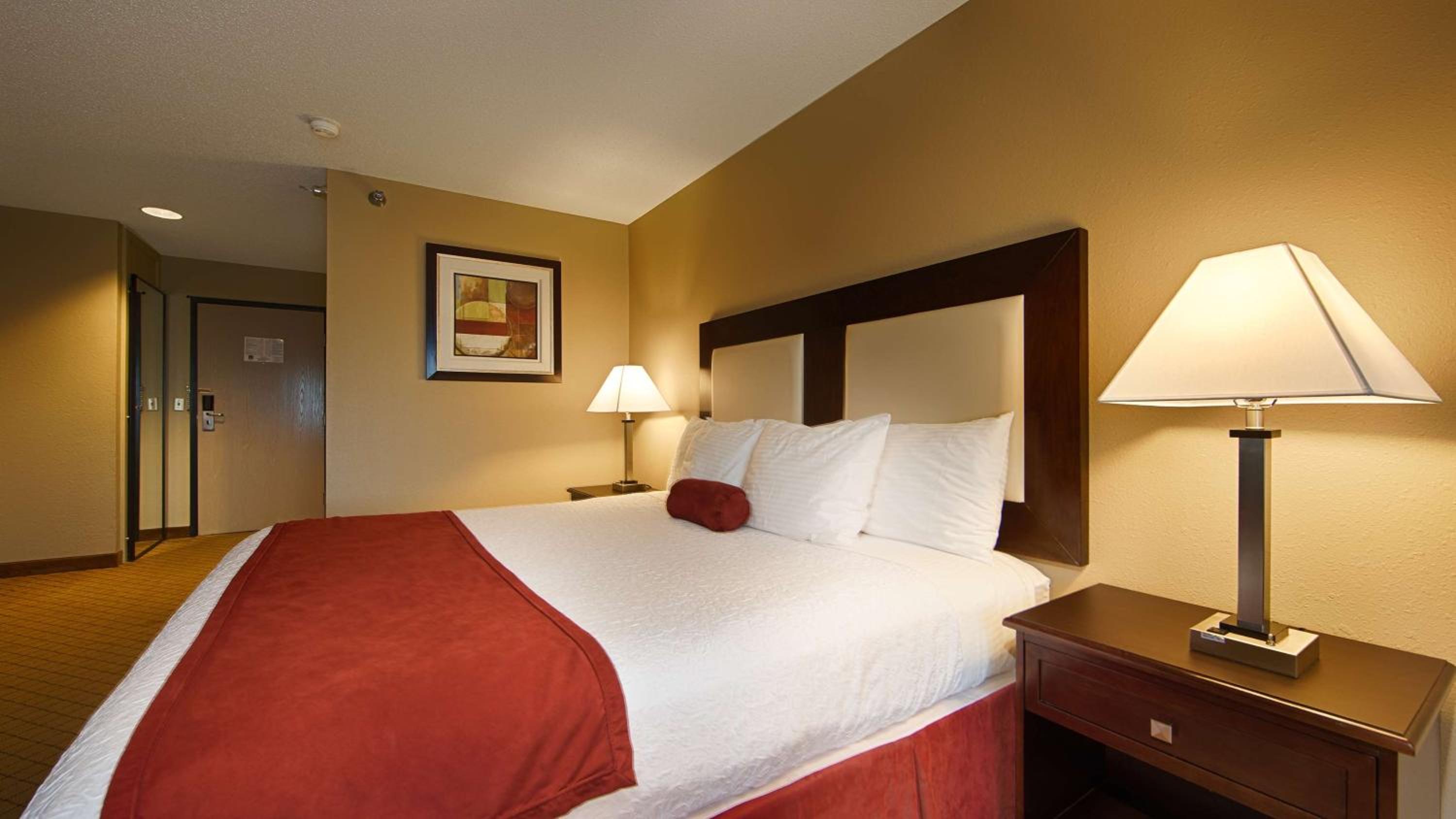 King Room - Non-Smoking - Photo 2