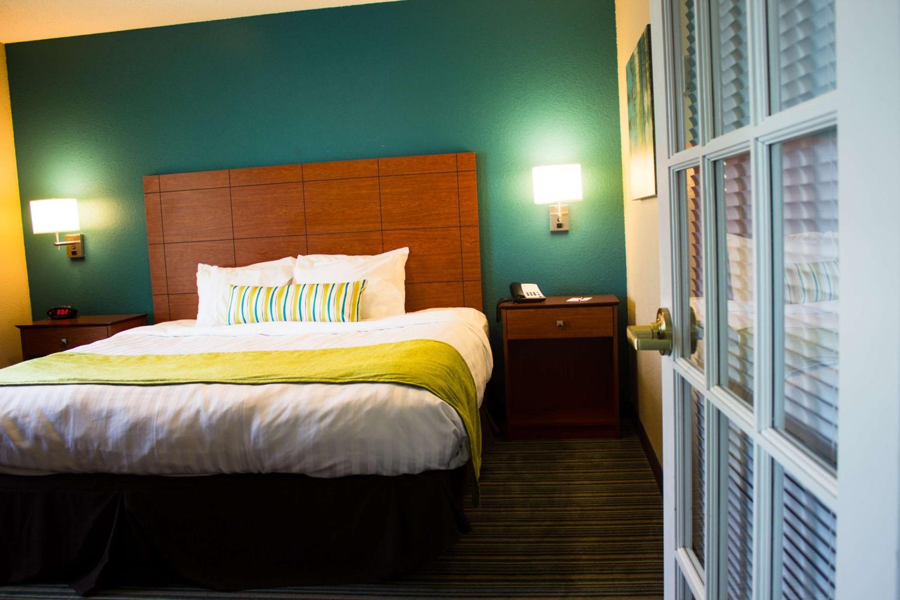 King Room - Non-Smoking photo 3