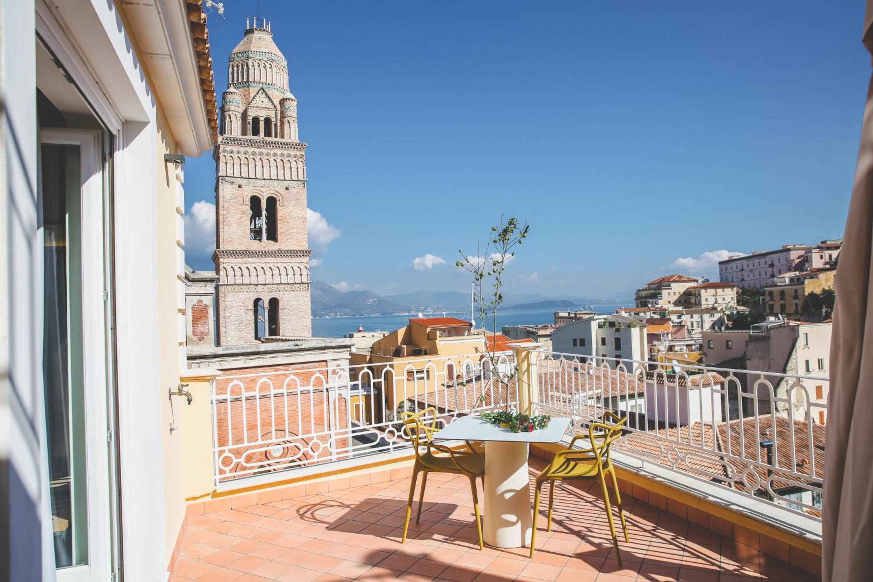 Deluxe Double Room with Balcony and Sea View photo 3