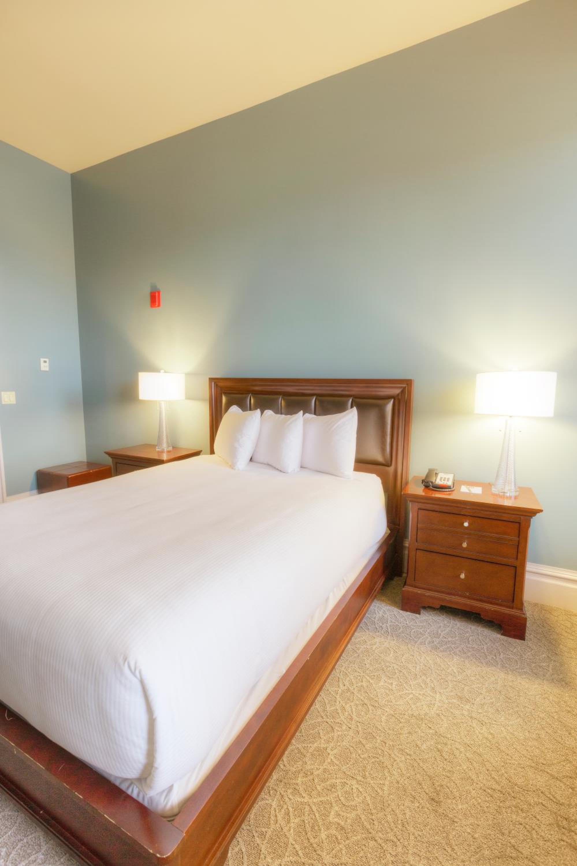 Queen Room - Photo 5