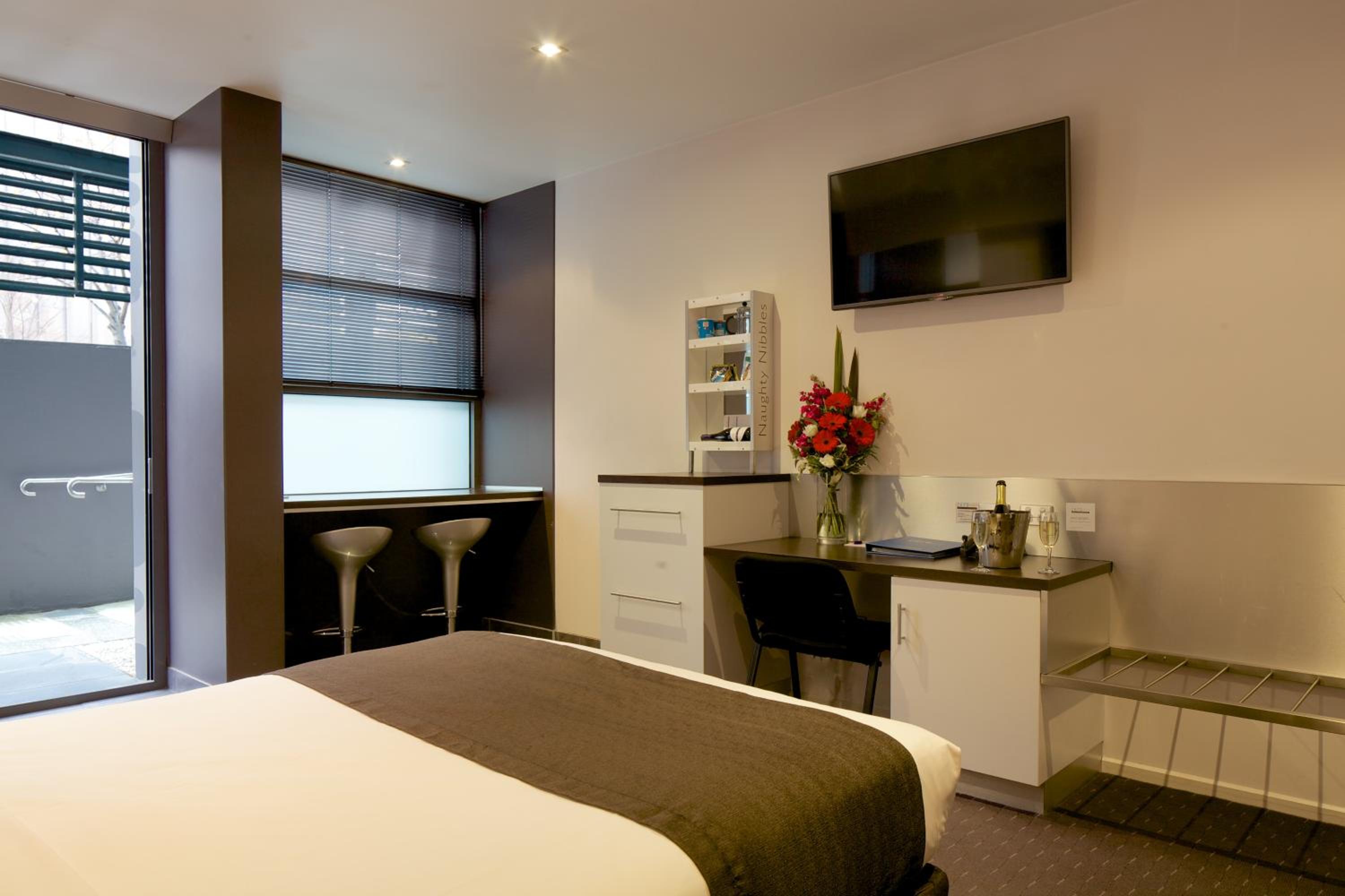 Deluxe Studio with Courtyard - Ground Floor