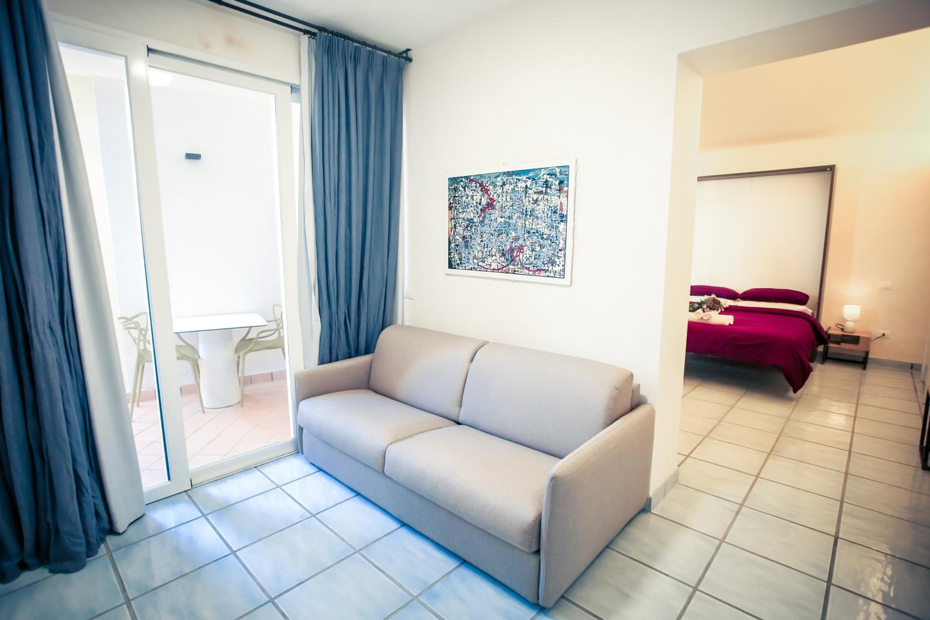 King Suite with Balcony - Photo 9