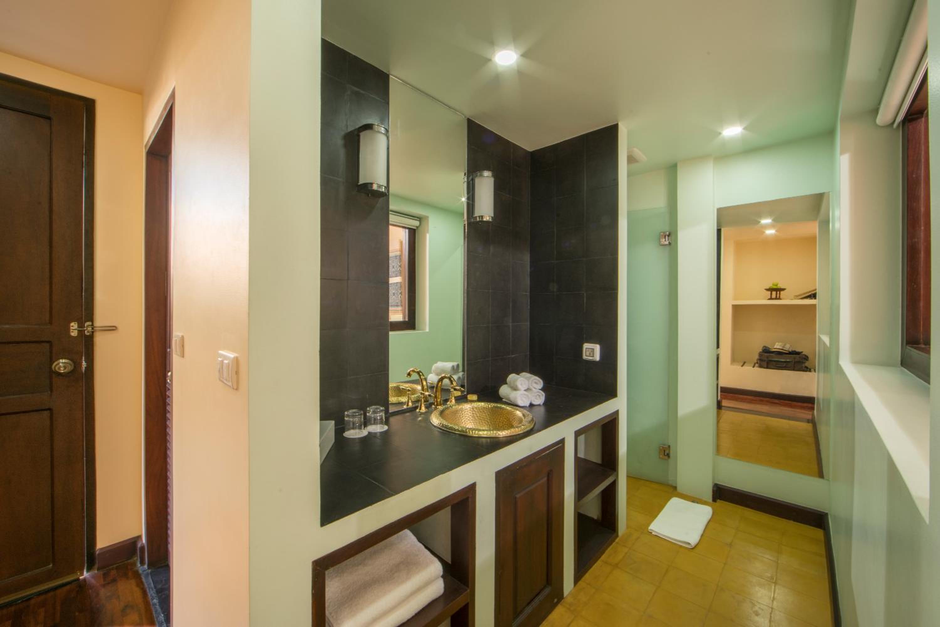 Deluxe Double or Twin Room with Balcony - Photo 12