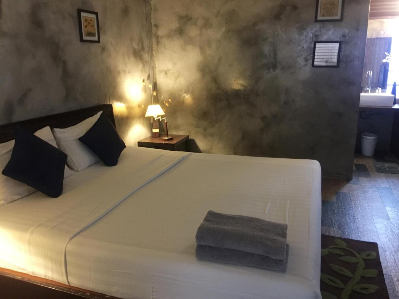 Standard Double Room - Photo 18