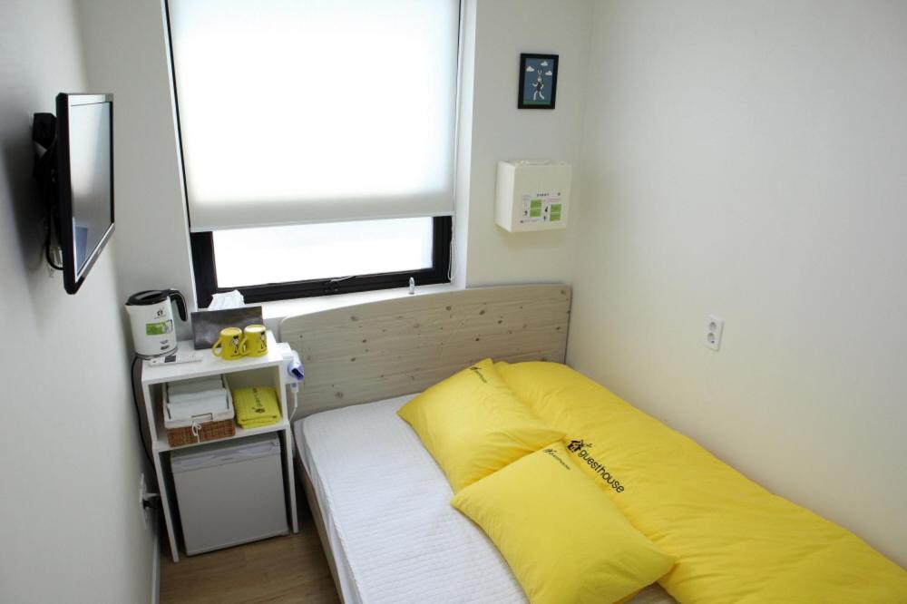Double Room - Photo 9