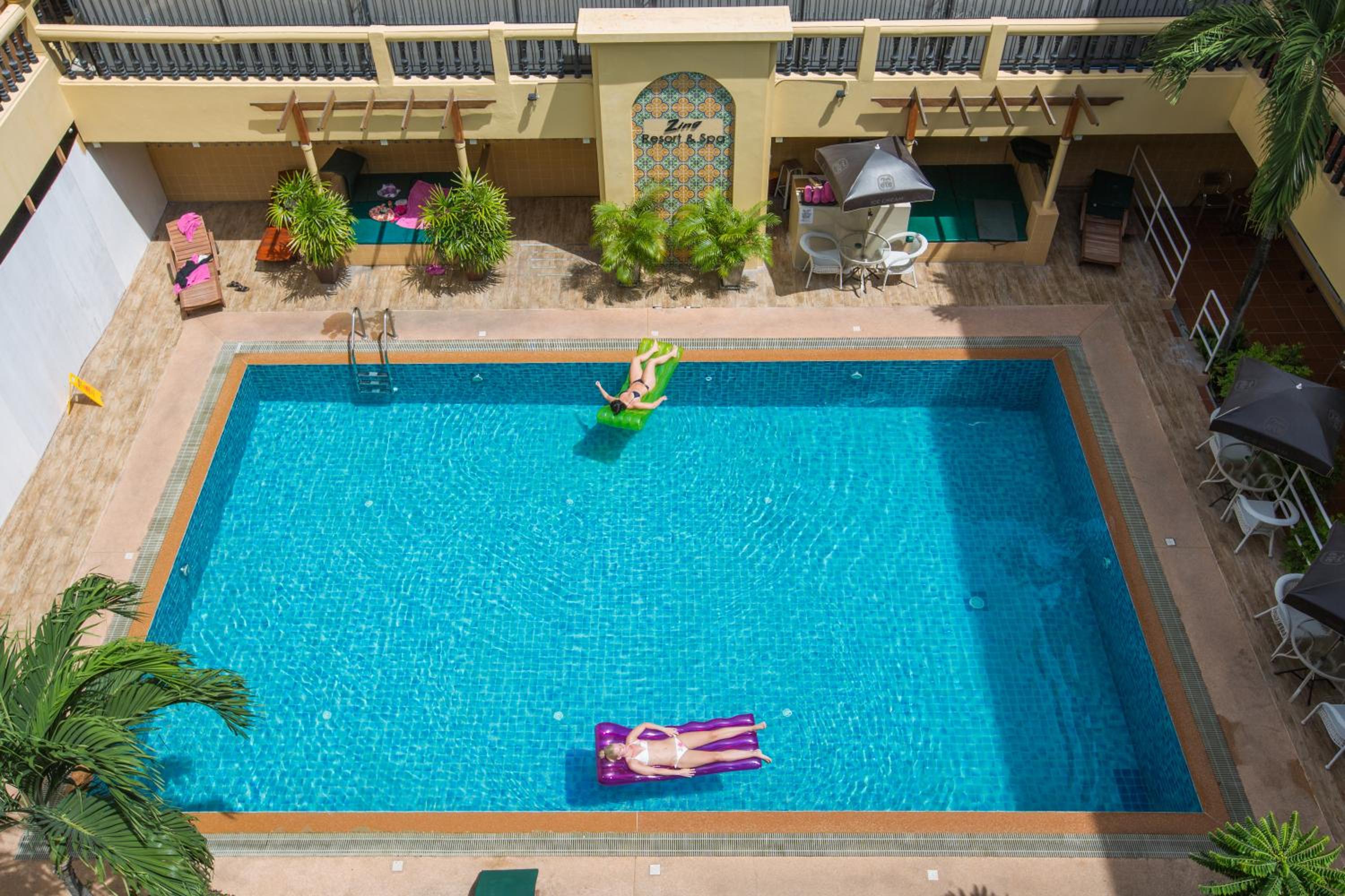 Deluxe Pool View Double or Twin Room with Balcony photo 2