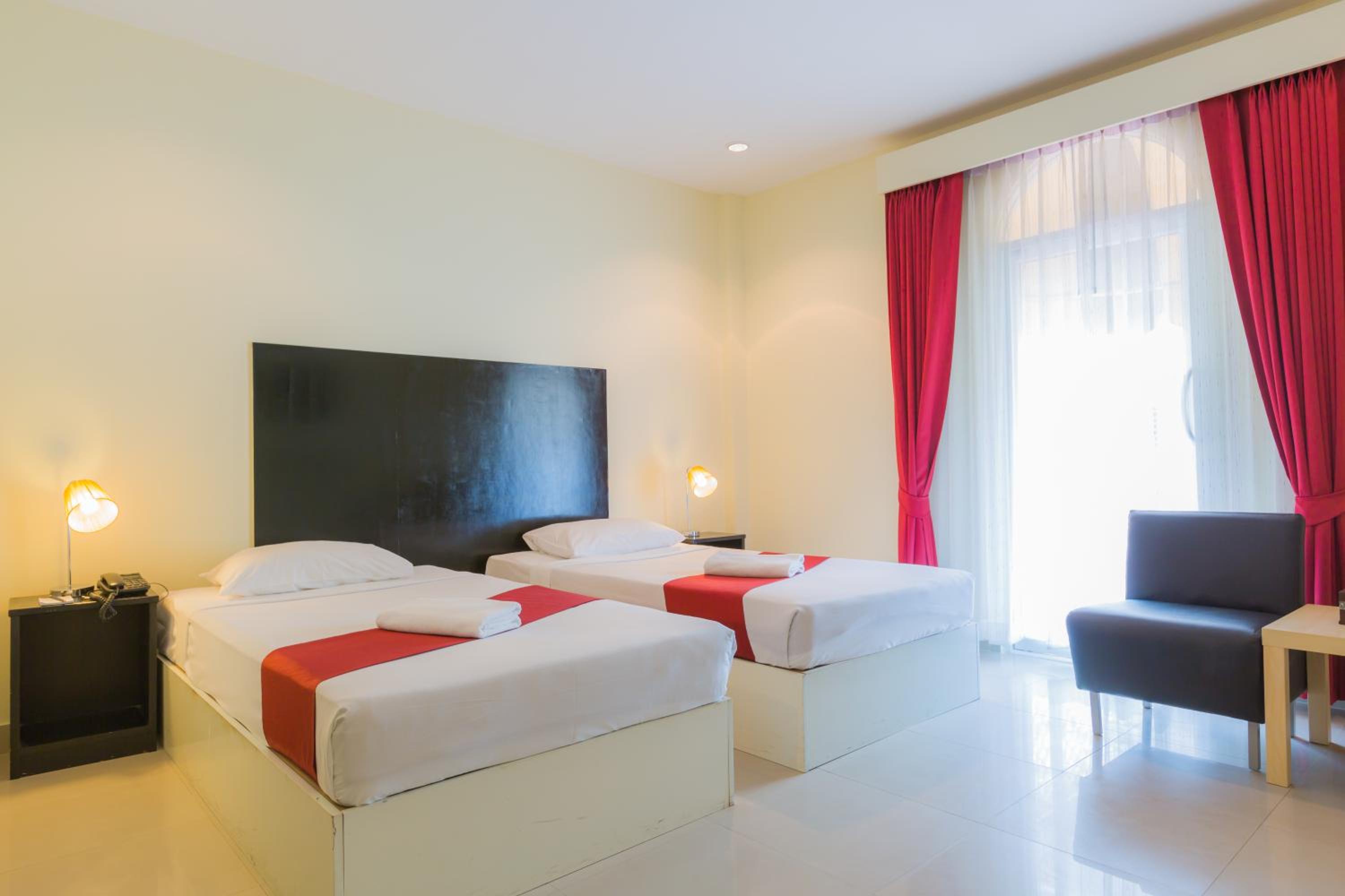 Deluxe Twin Room photo 2