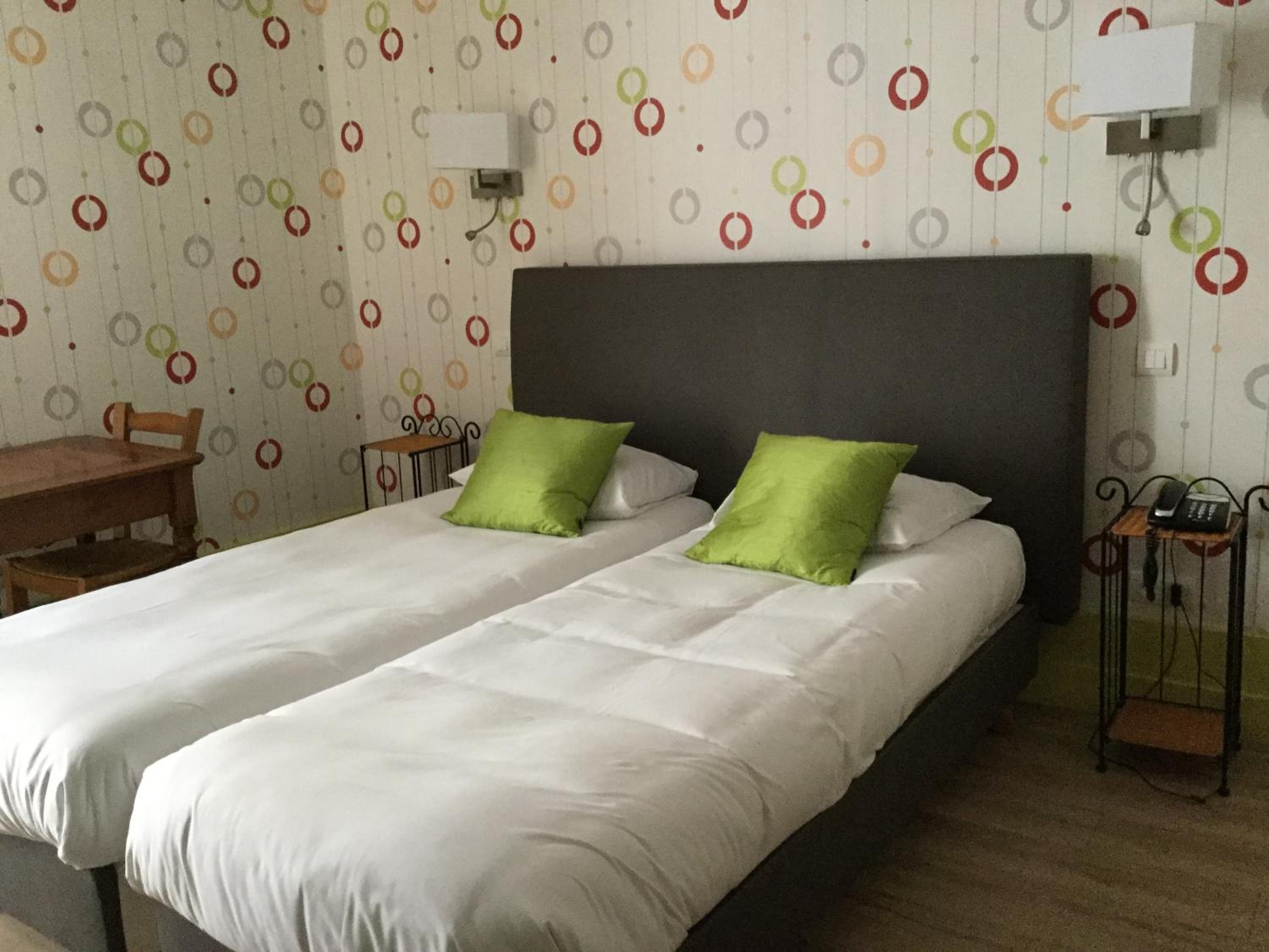 Twin Room - Photo 1