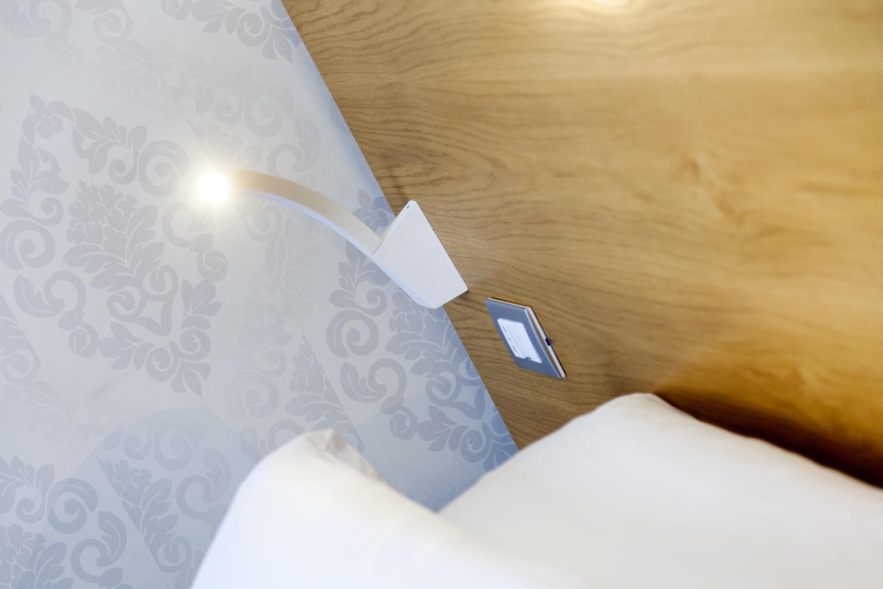 Deluxe Double or Twin Room - Photo 7