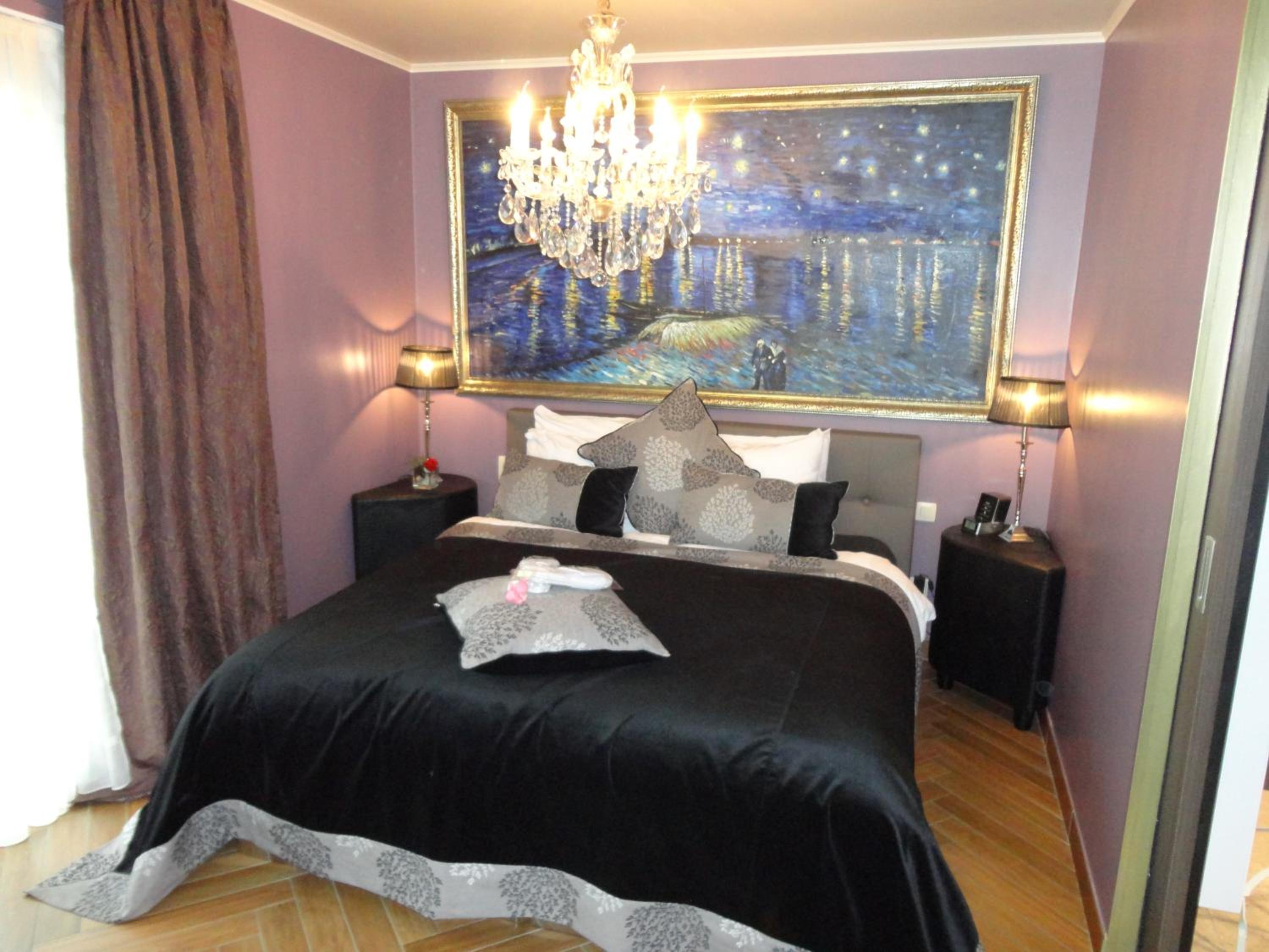Suite - Photo 9
