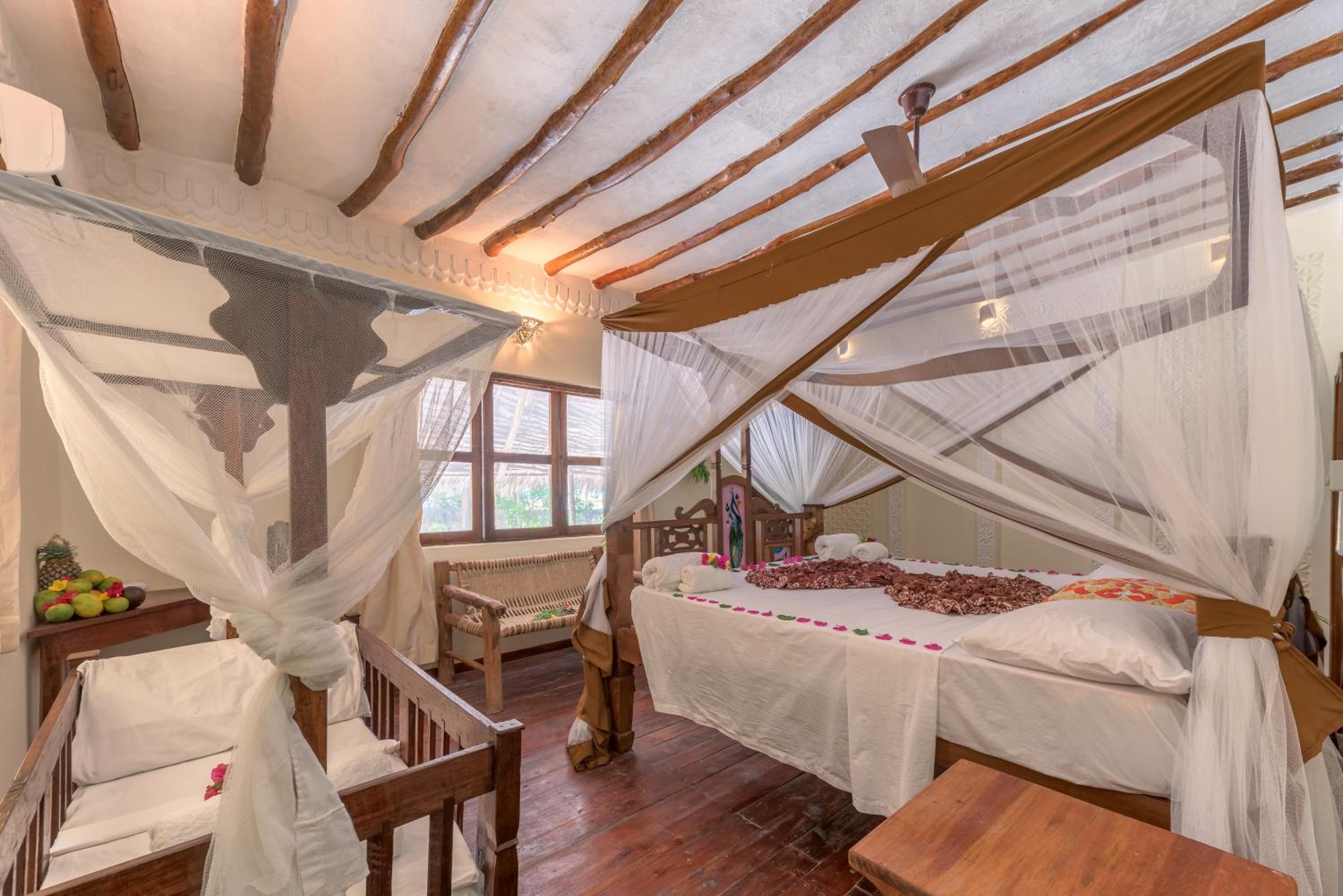 Deluxe Family Room with Ocean View - Photo 5