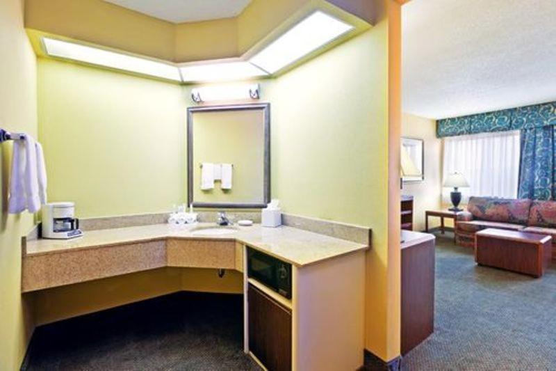Double Room with Bath Tub - Disability Access/Non-Smoking  - Photo 2