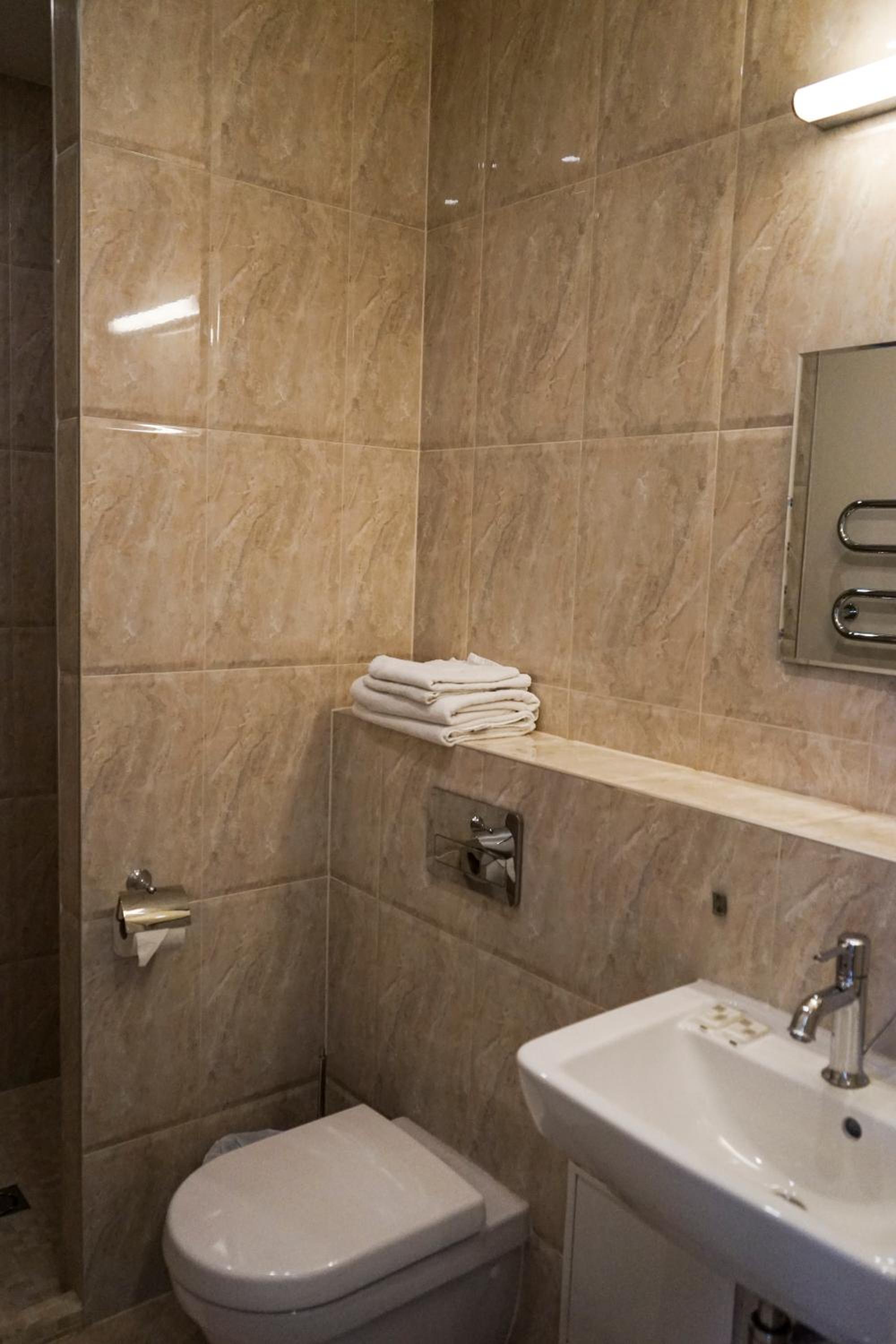 Double Room - Photo 10