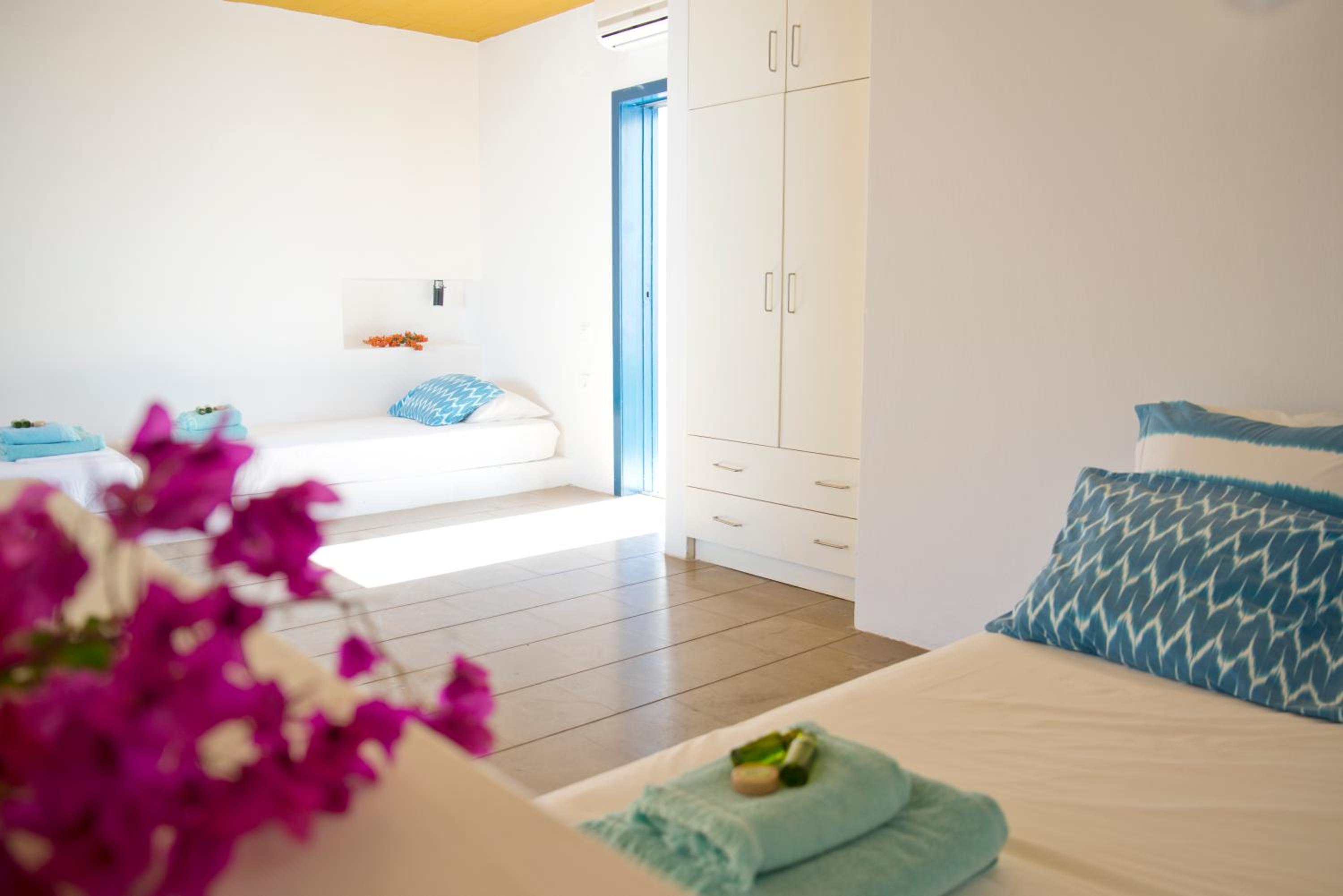 Six-Bedroom Villa with Sea View photo 1