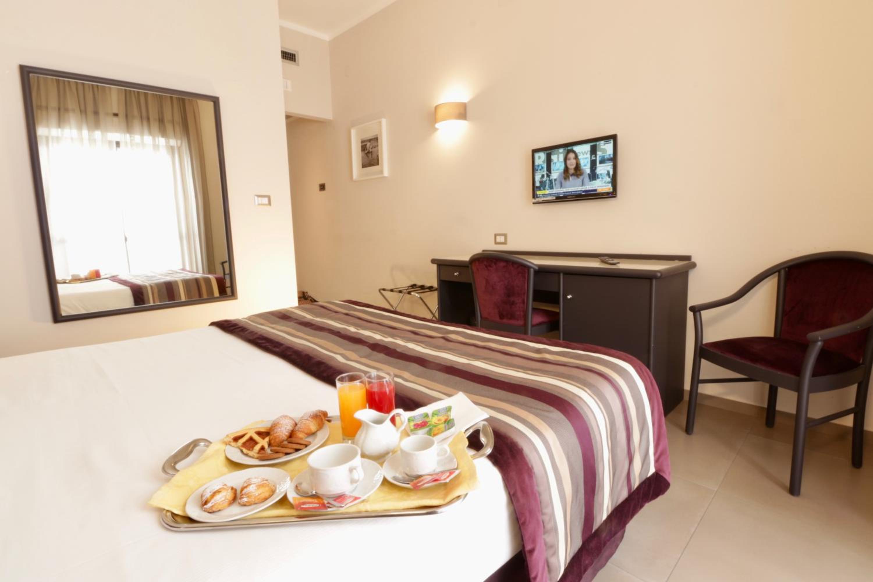 Standard Double or Twin Room photo 3