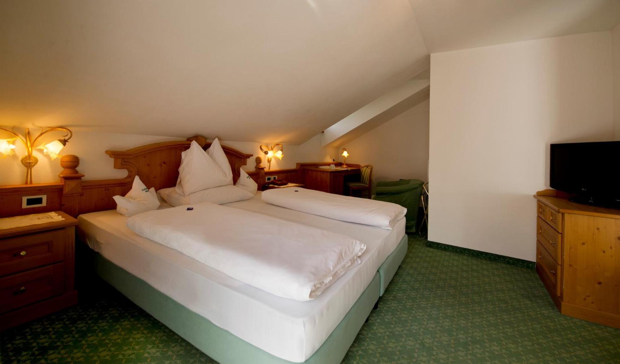 Junior Suite with Balcony photo 1