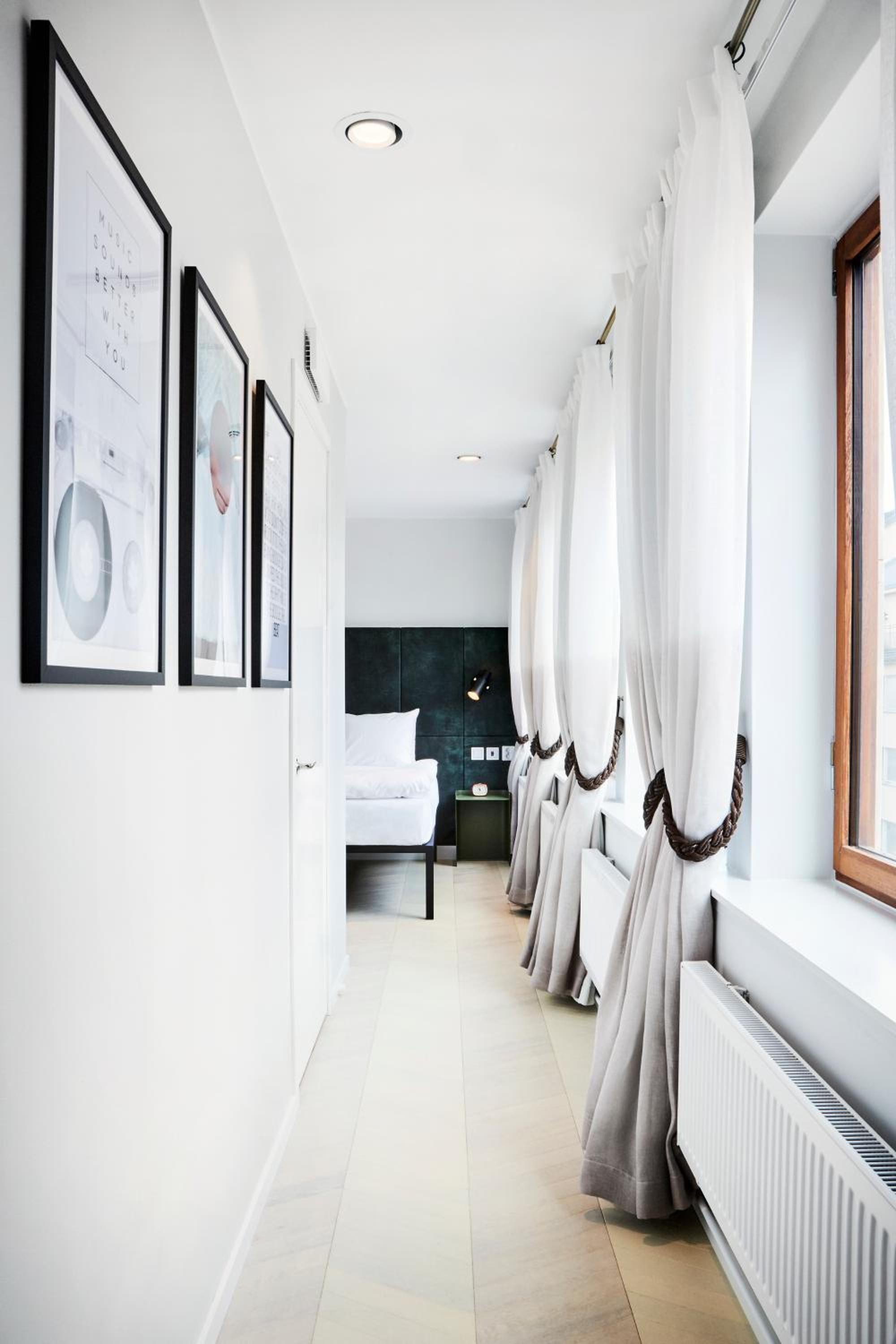 Studio Suite with private Bathroom thumbnail 5